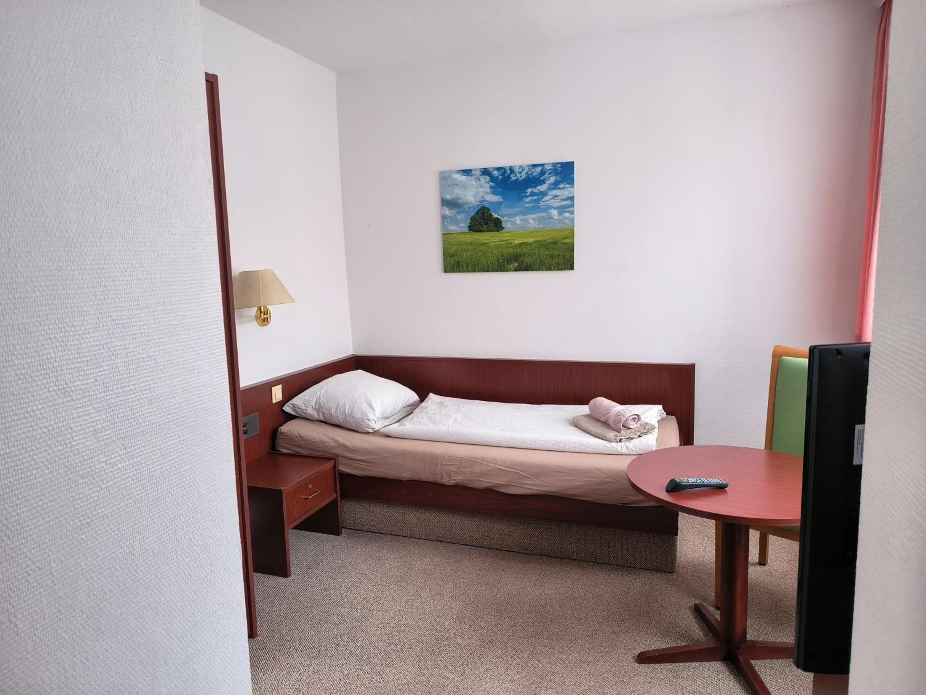 Single Room with Bathroom photo 1