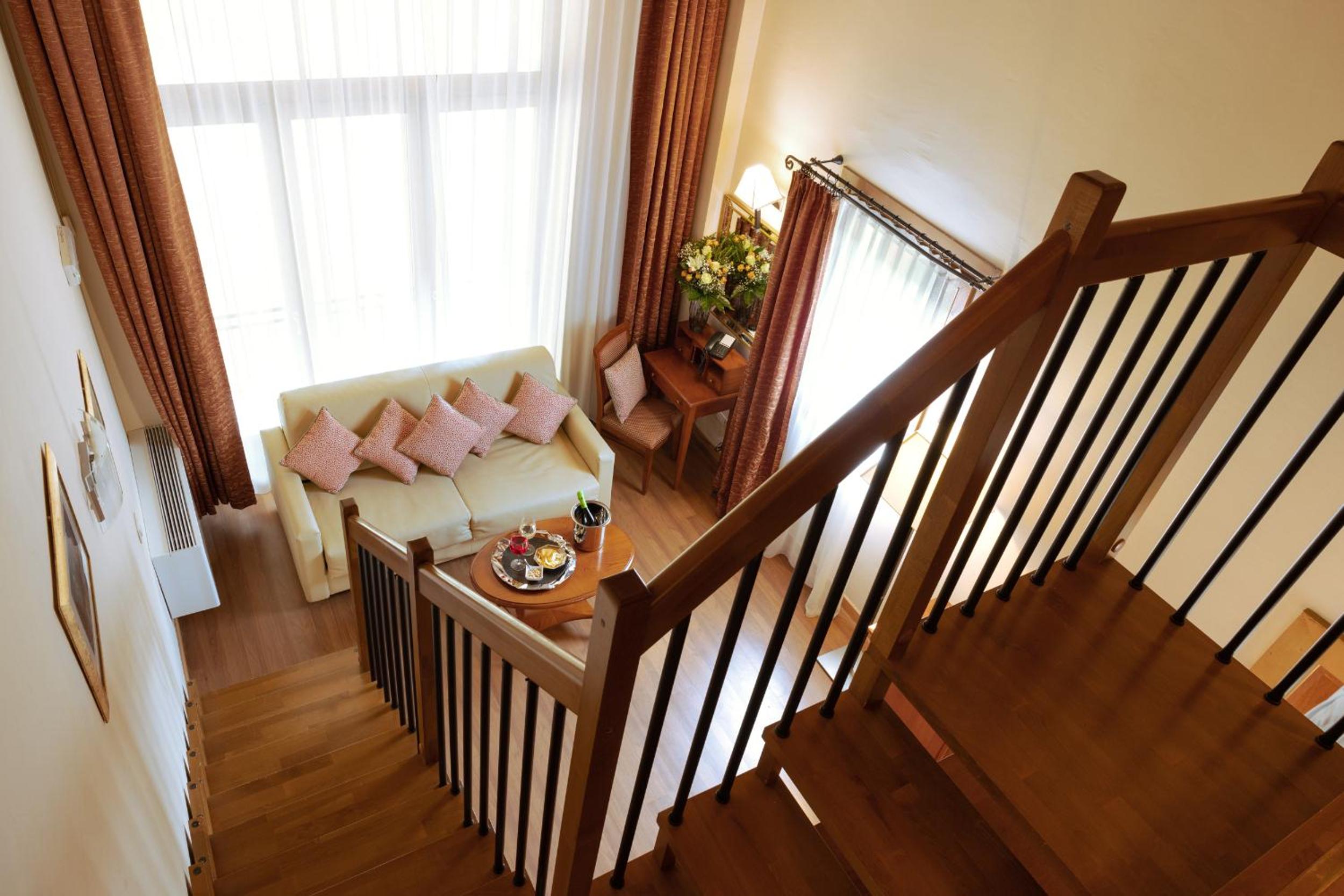 Superior King Room - Photo 9