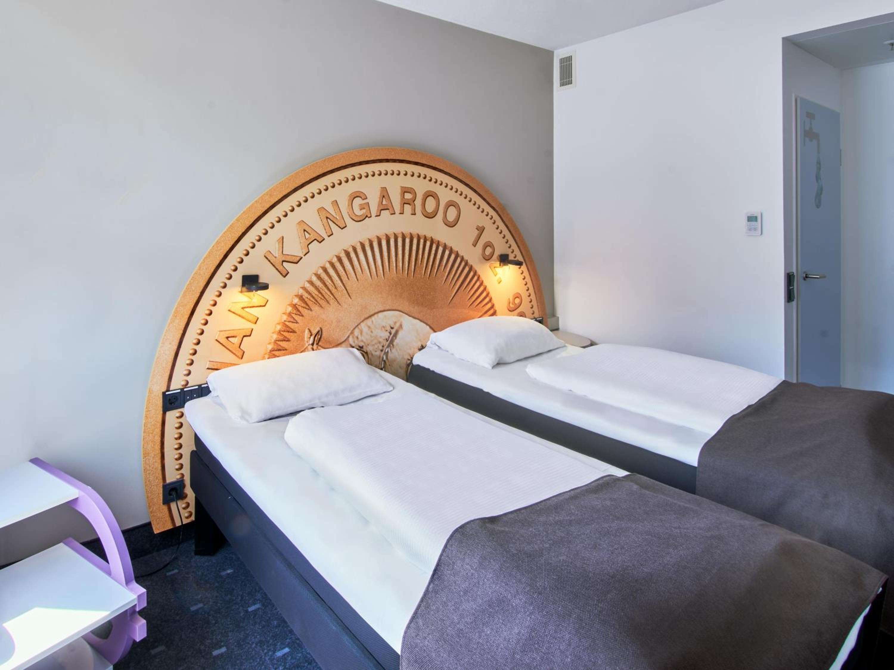 Twin Room - Photo 5