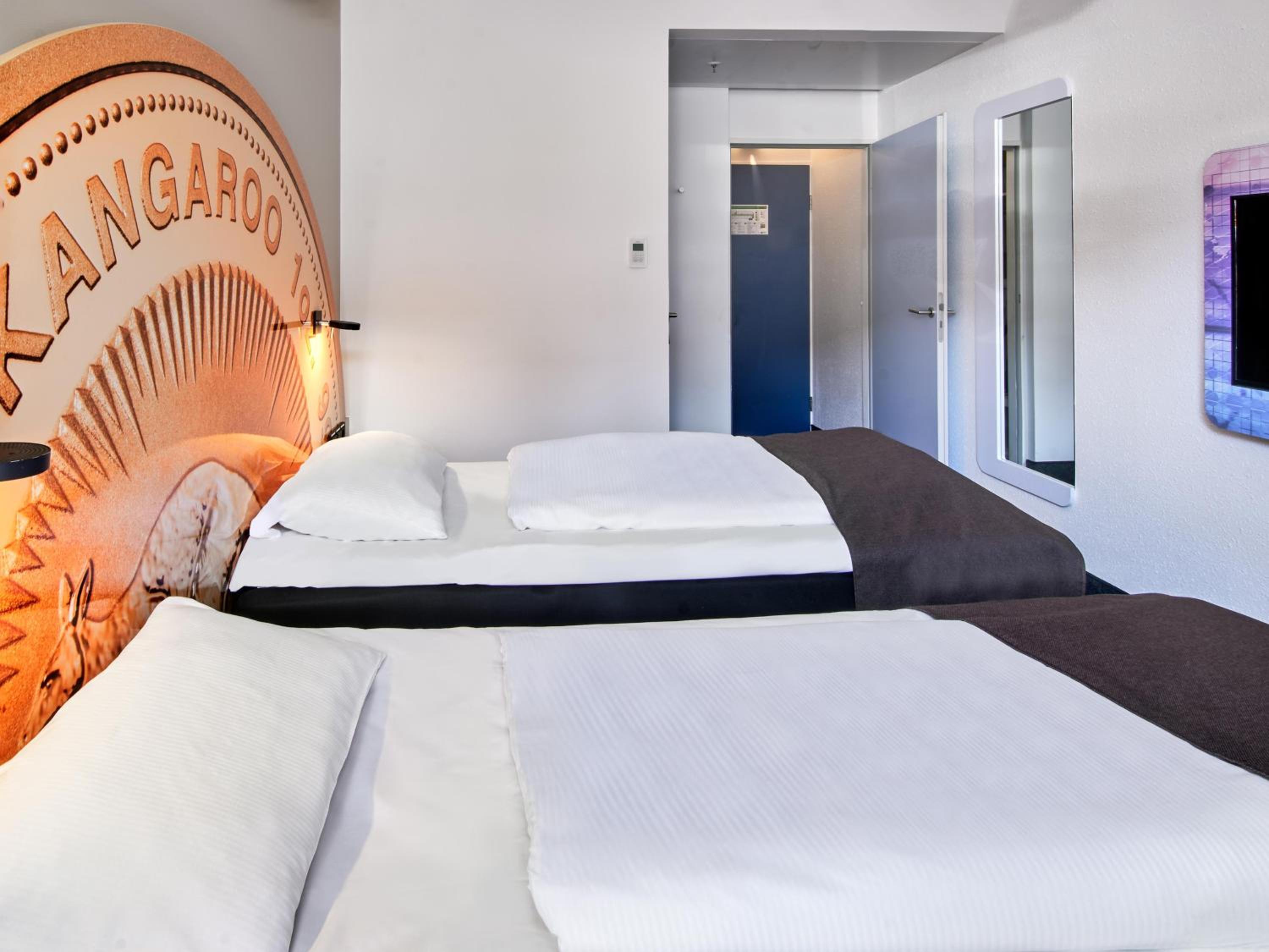 Twin Room - Photo 4