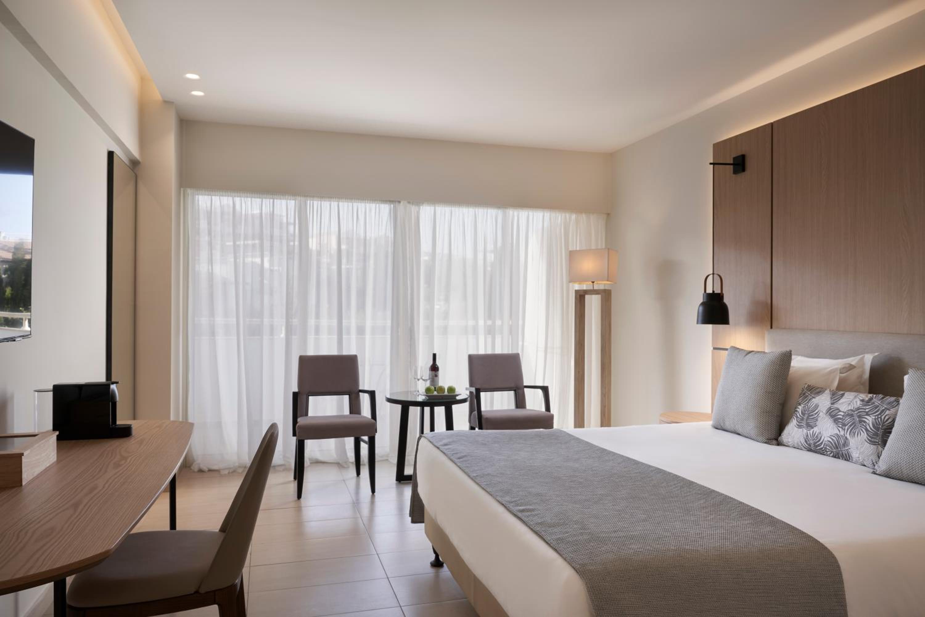 Twin / Double Room Inland View photo 2
