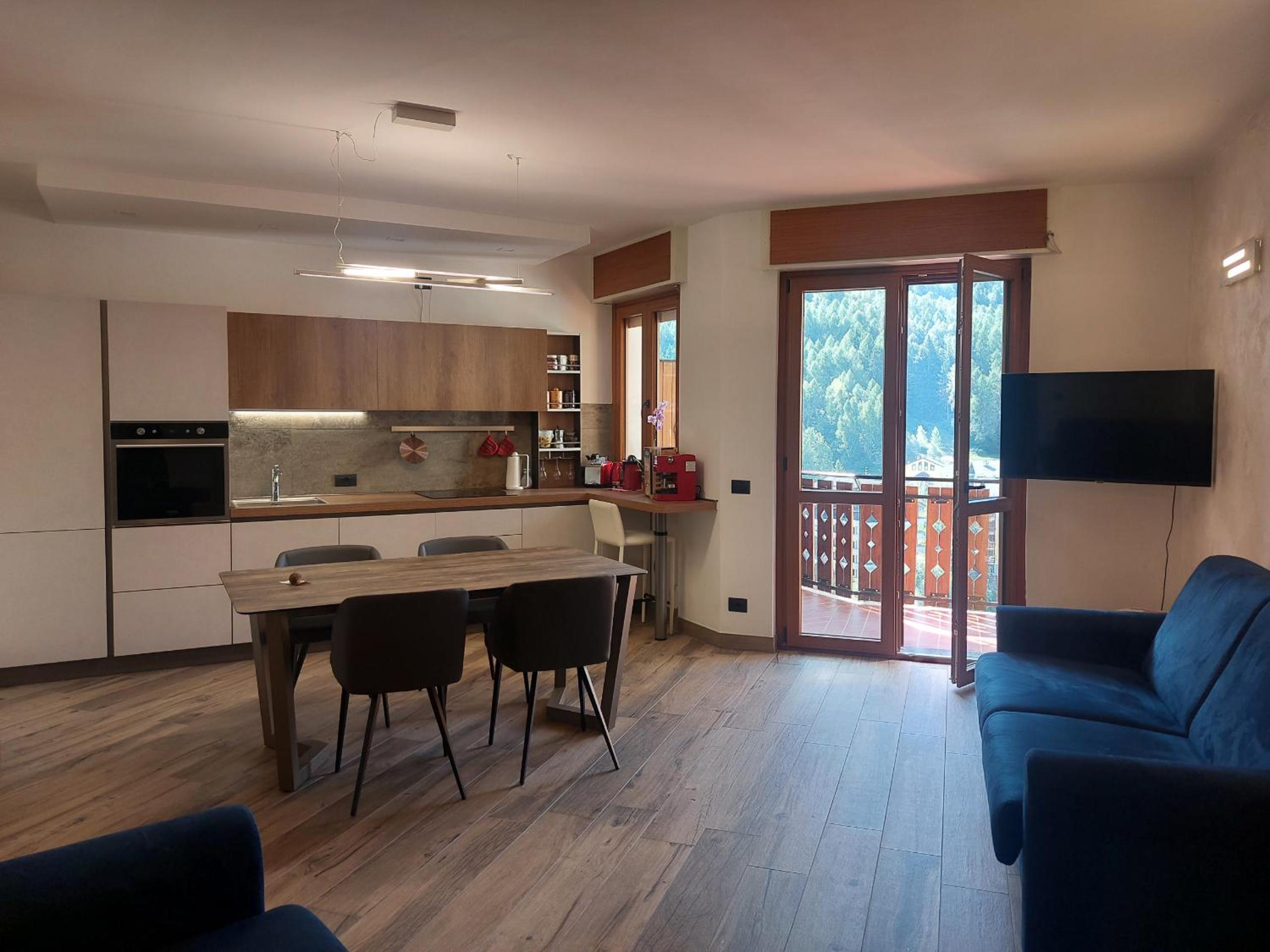 Apartment with Mountain View photo 1