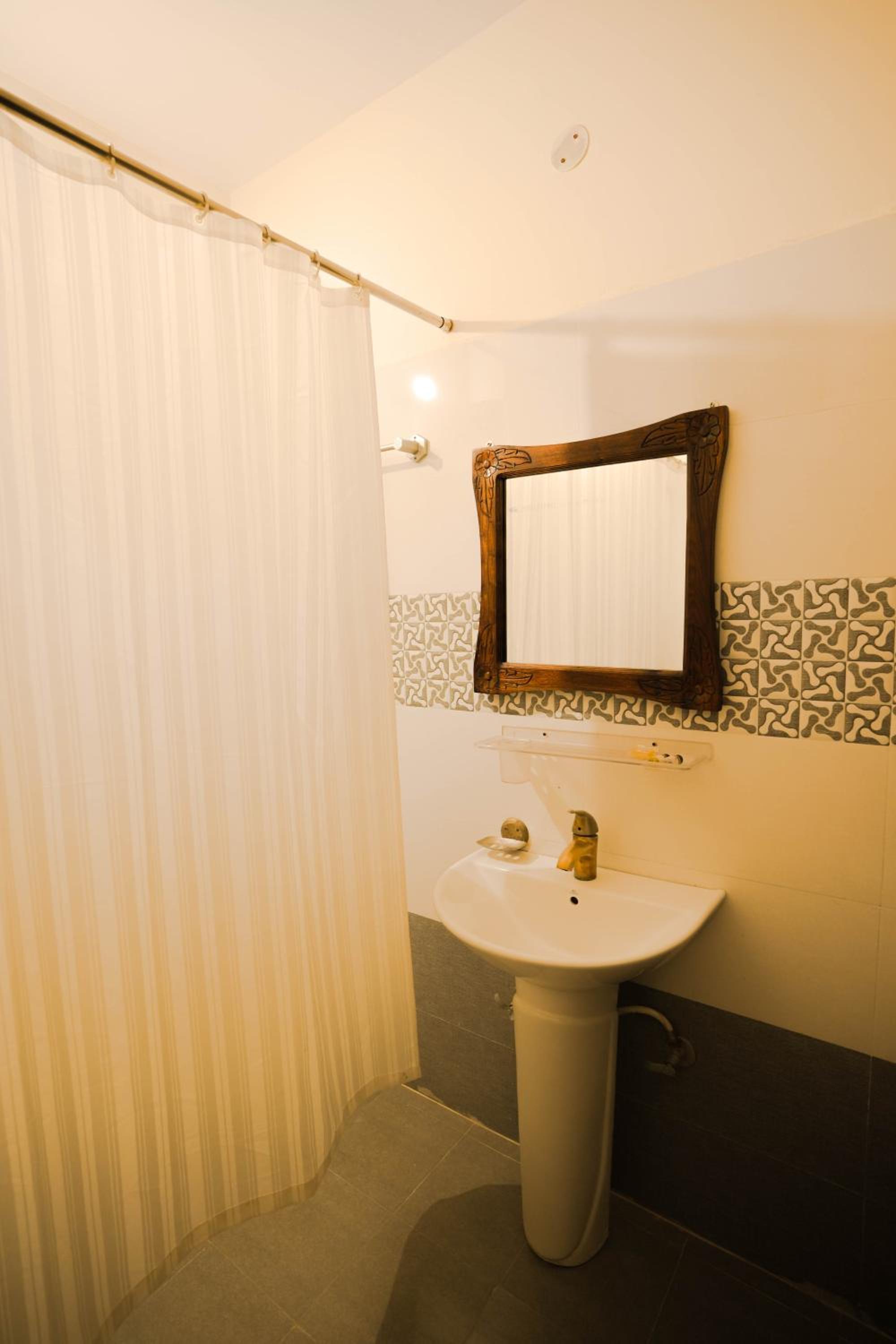 Deluxe Heritage Room - Photo 13