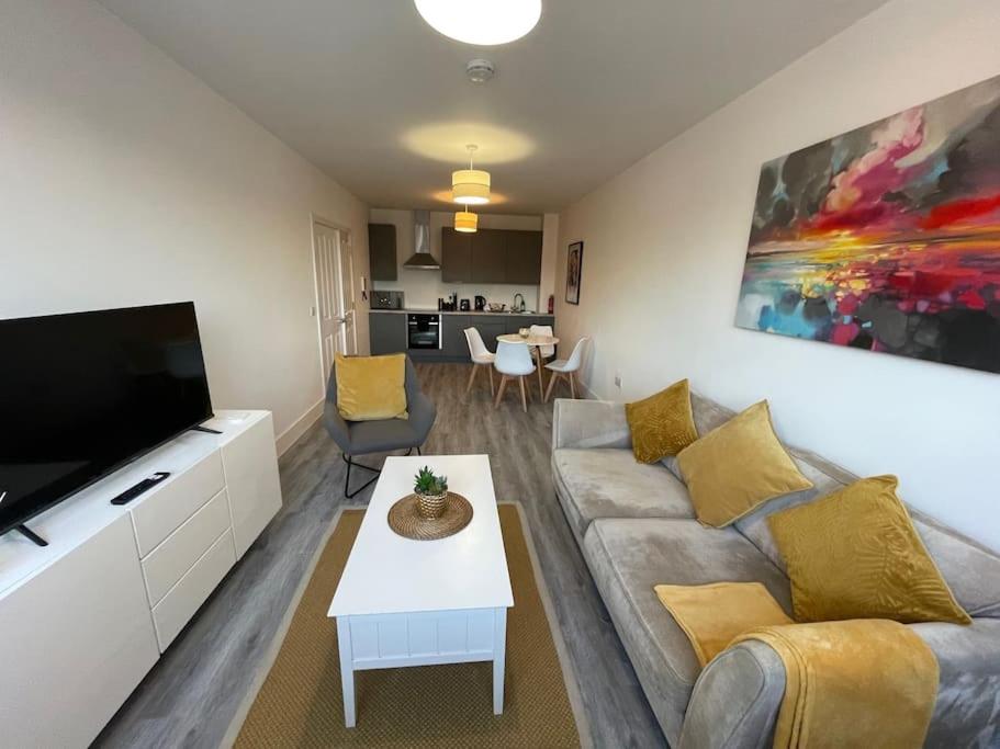 One-Bedroom Apartment photo 1