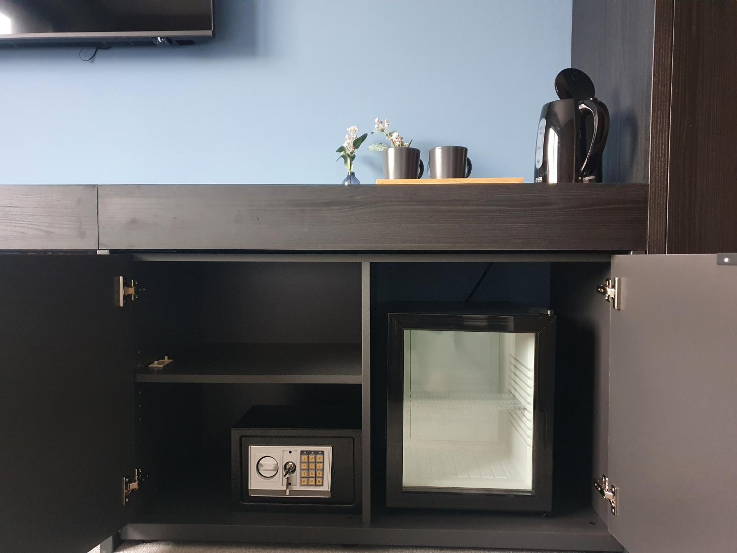 Deluxe Double Room with Balcony - Photo 19