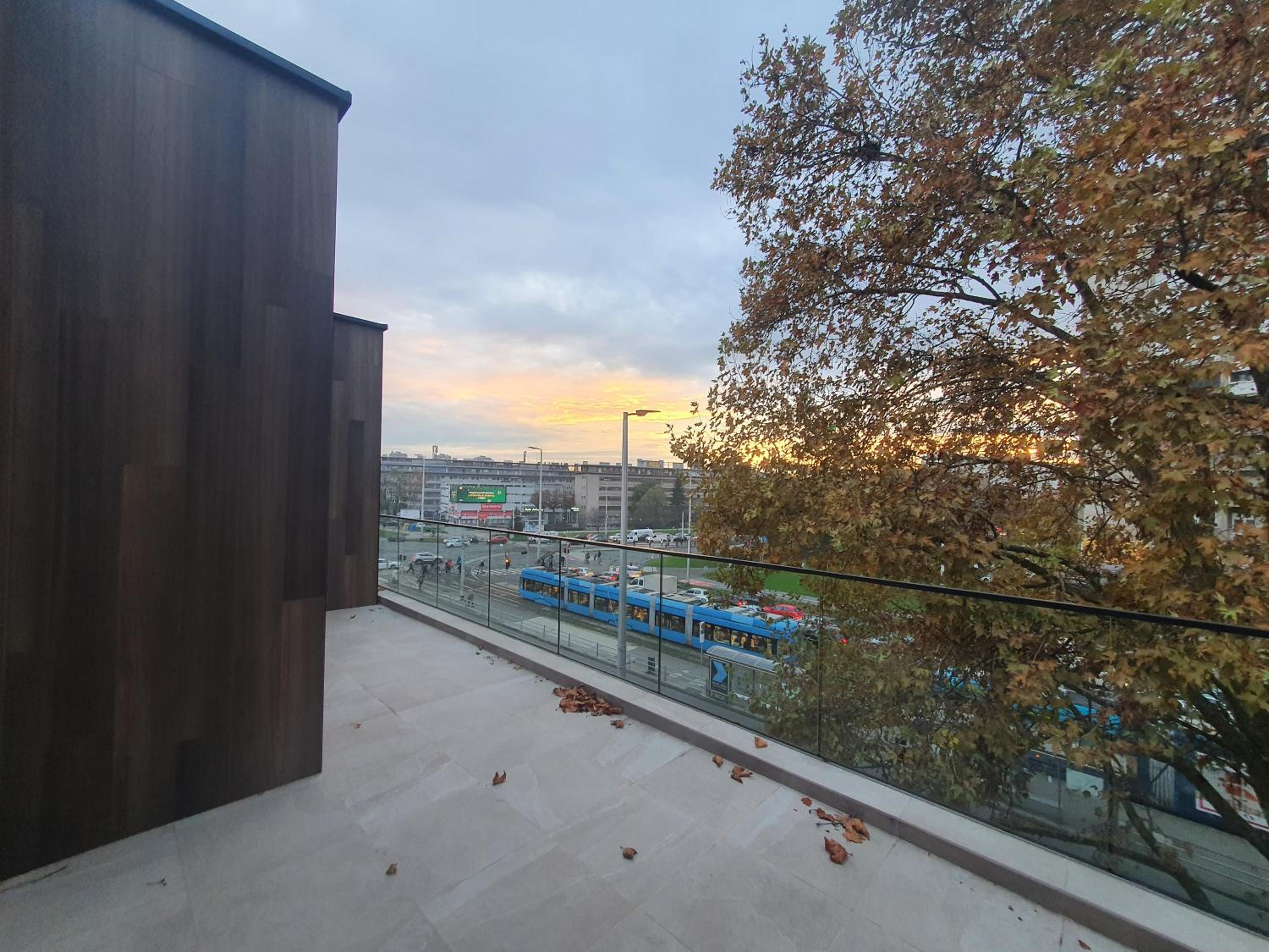 Deluxe Double Room with Balcony - Photo 27