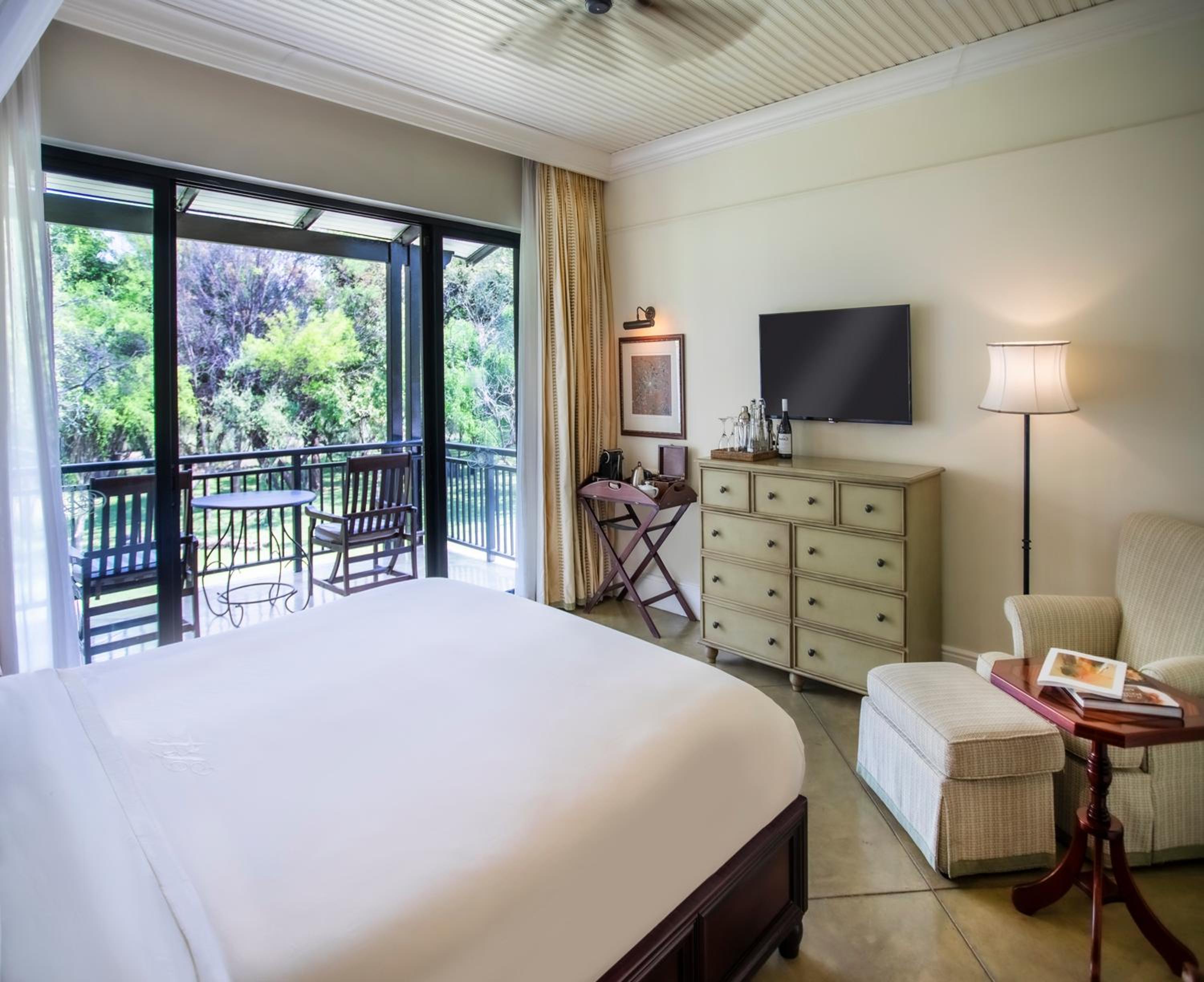 Premier Garden Balcony Room - Photo 9