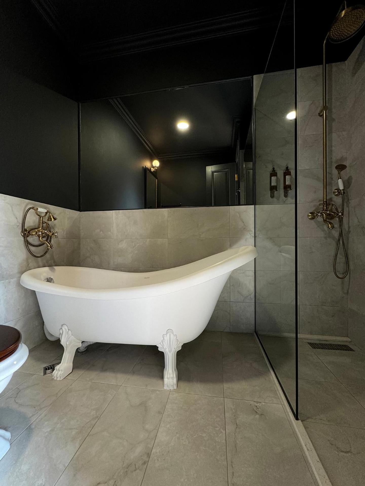 King Suite with Balcony - Photo 7