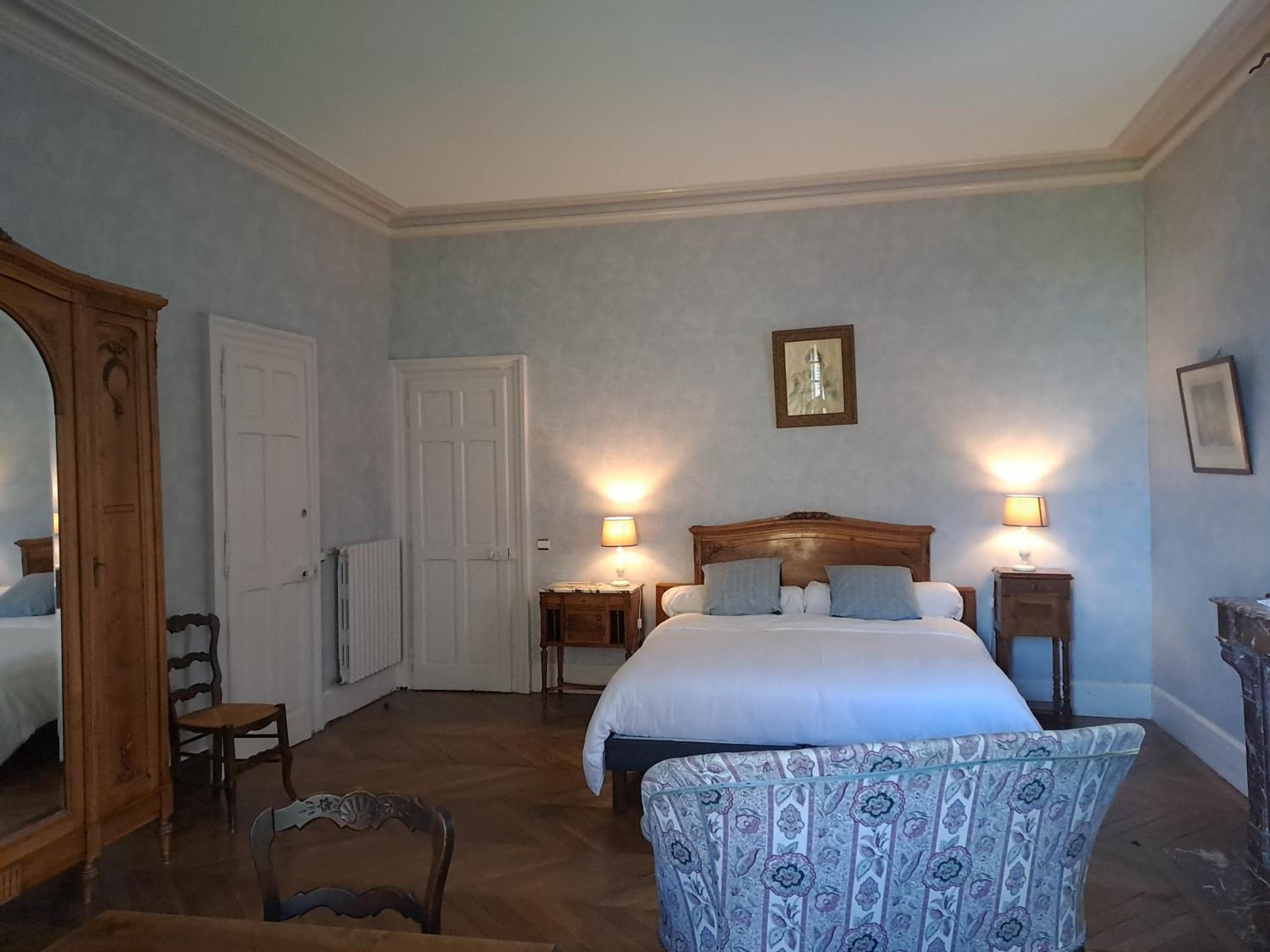 Large Double Room photo 3