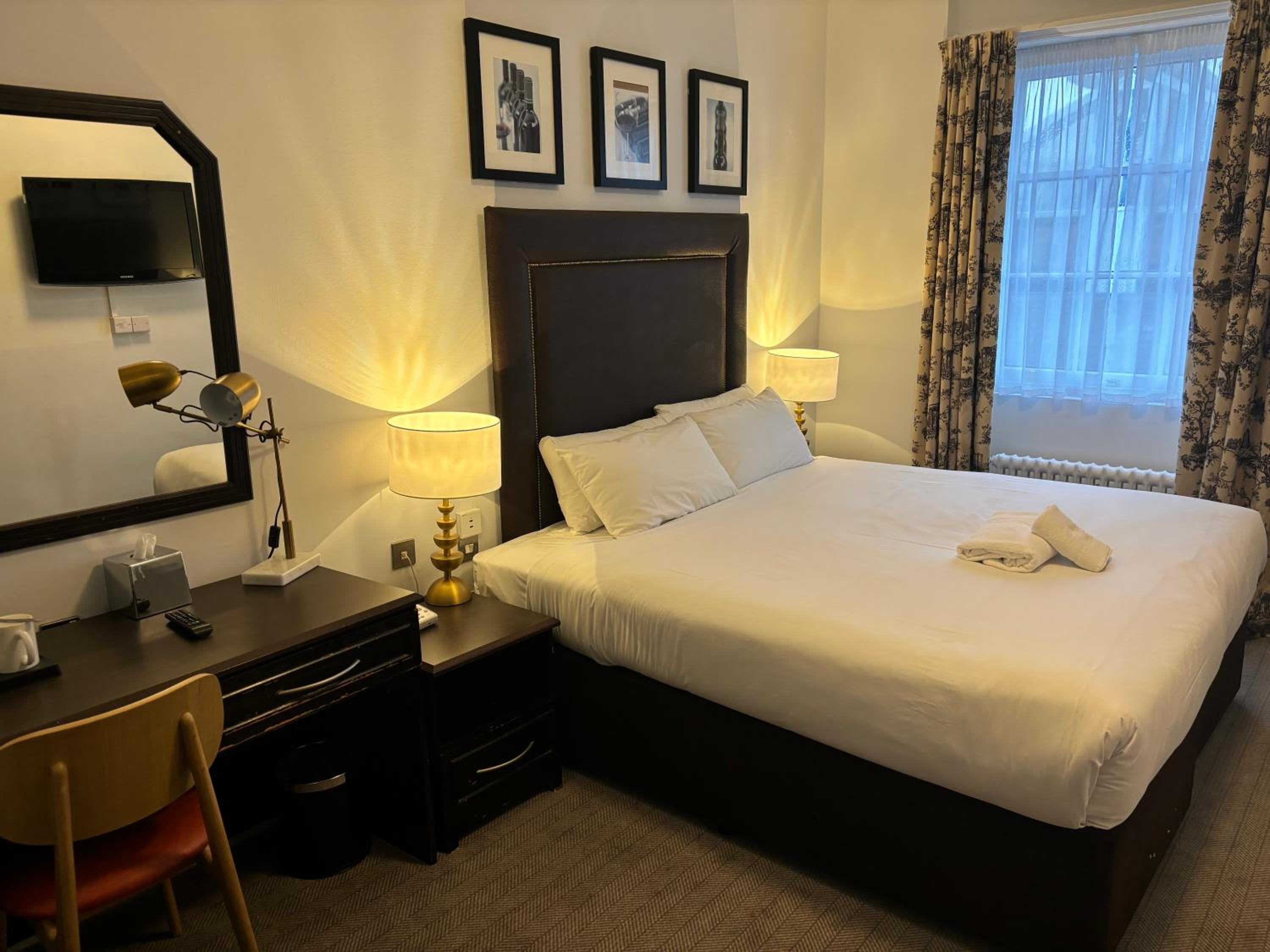 Standard Double Room - Non-Smoking - Photo 3