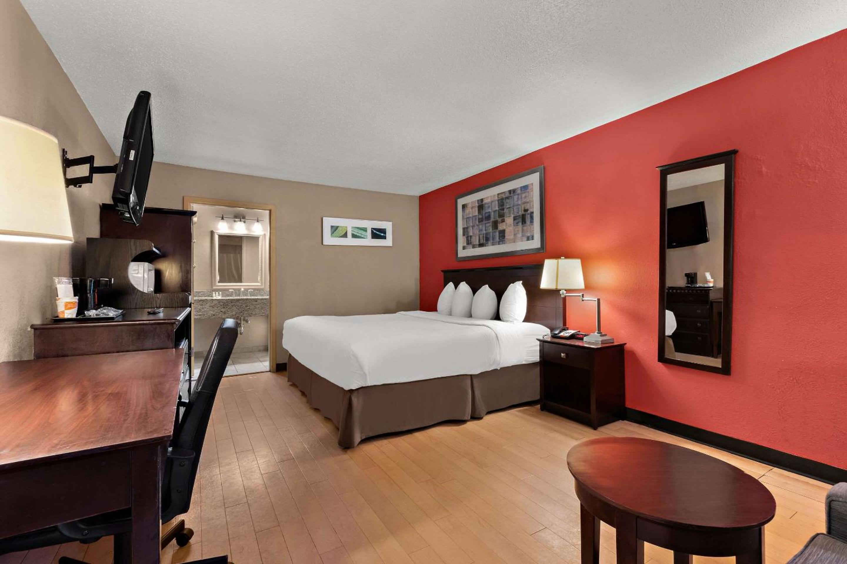 Standard King Room - Non Smoking - Photo 1