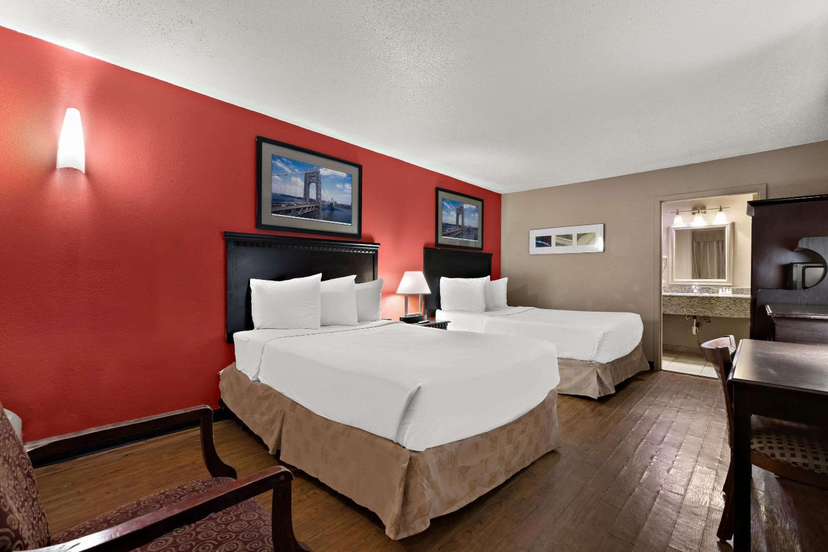 Standard Double Room with Two Double Beds - Non Smoking - Photo 1