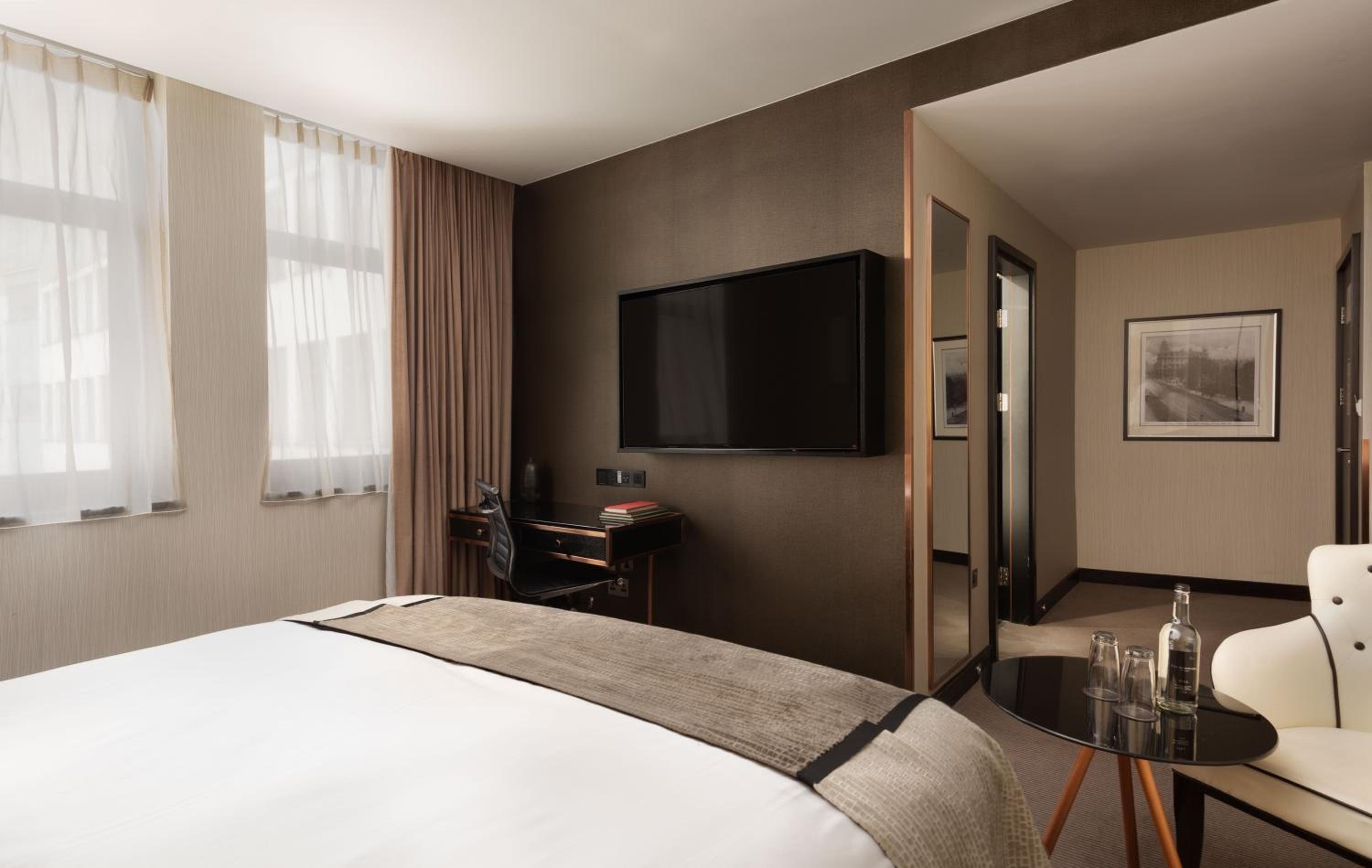 Montcalm Club King