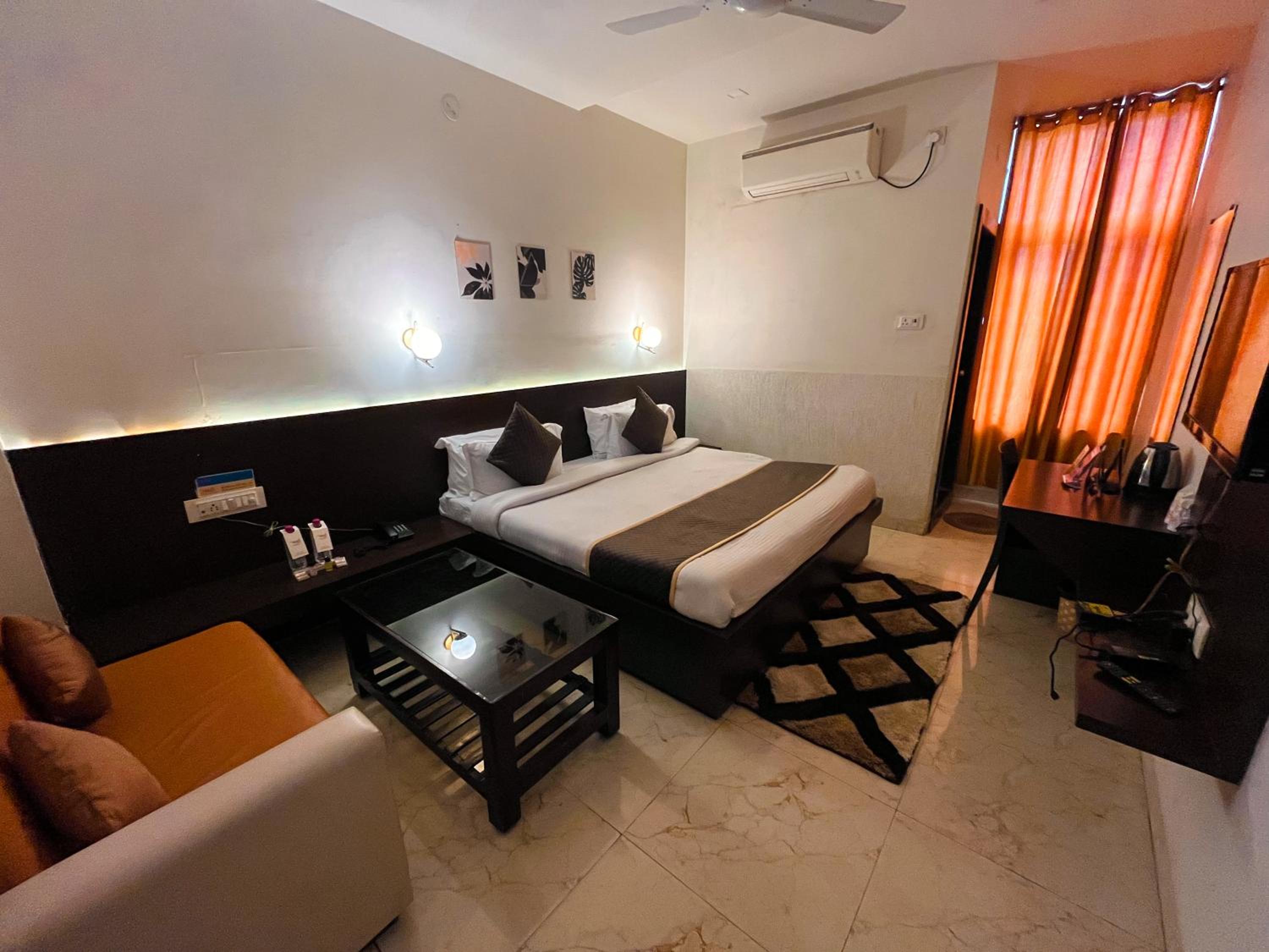 Deluxe Double Room - Photo 36
