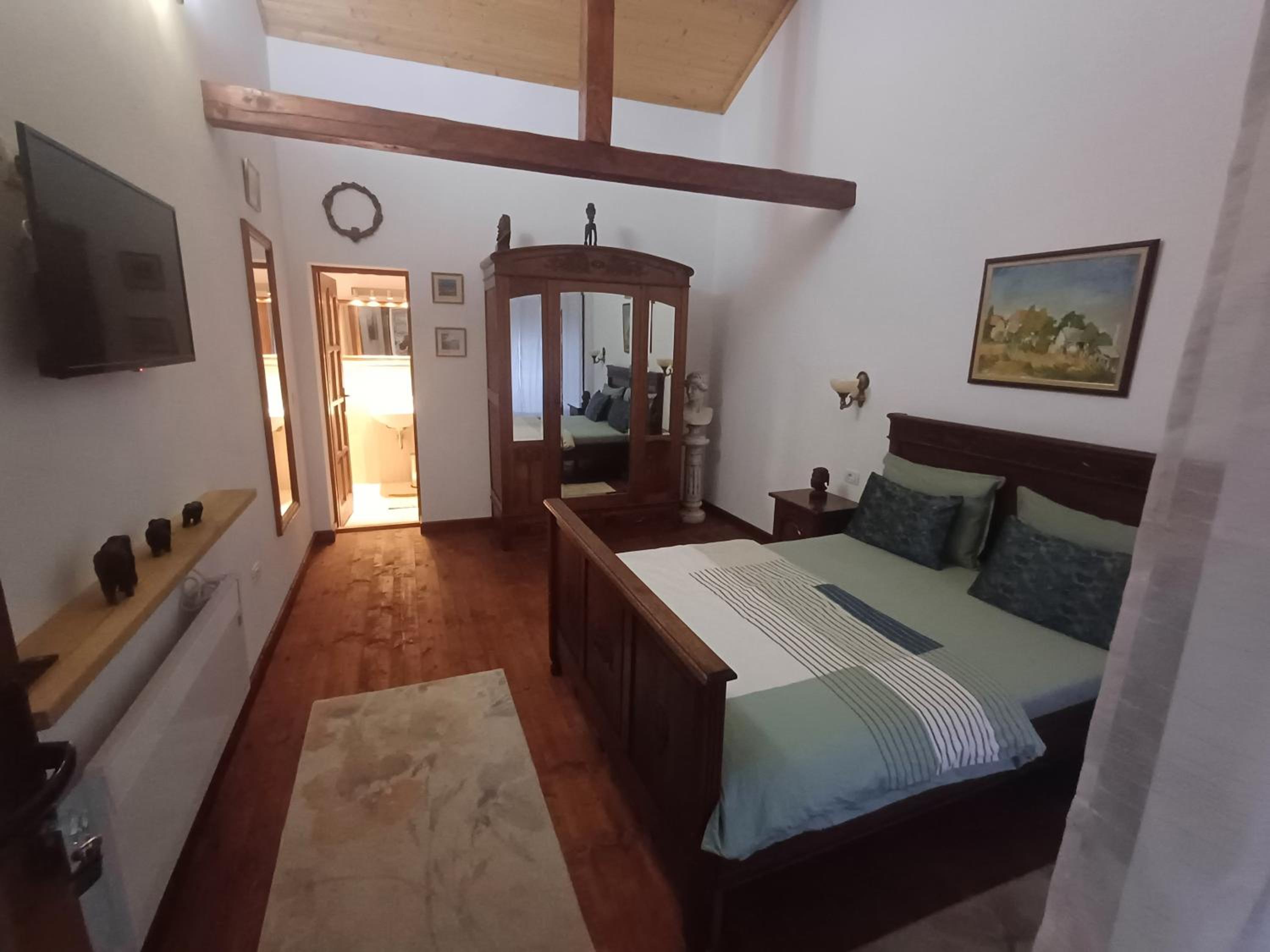 Double Room with Private Bathroom photo 1