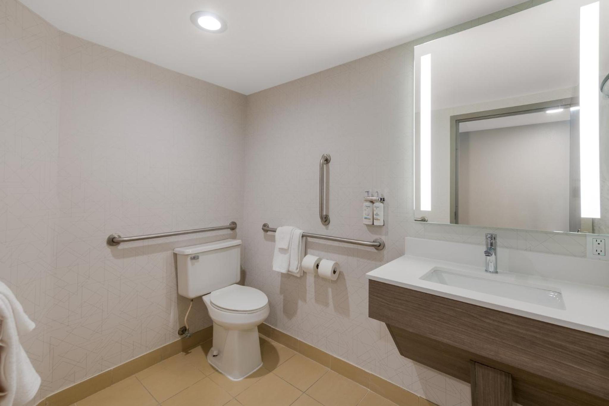 King Room - Disability Access - Photo 3