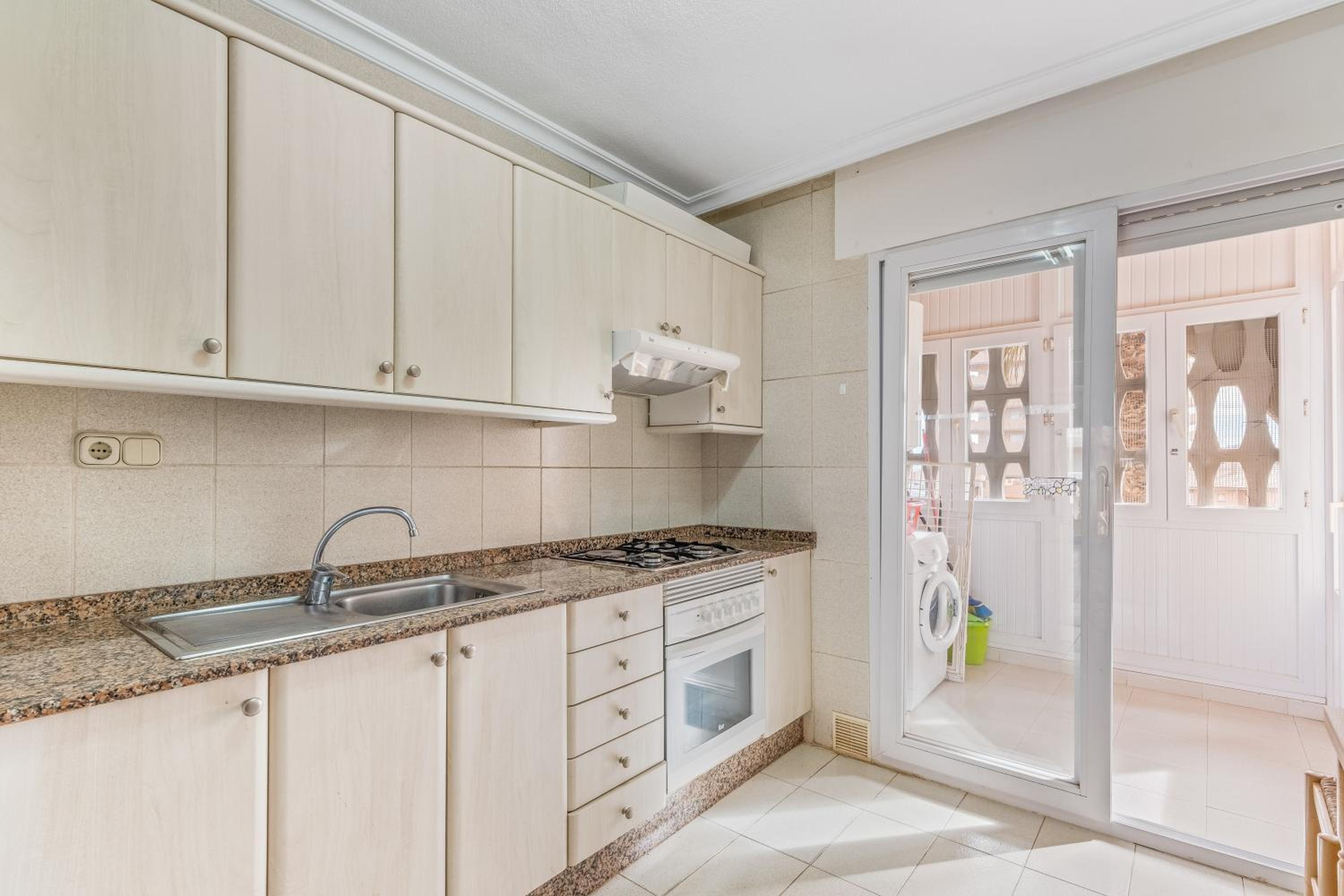 Three-Bedroom Premium Apartment with Balcony photo 3