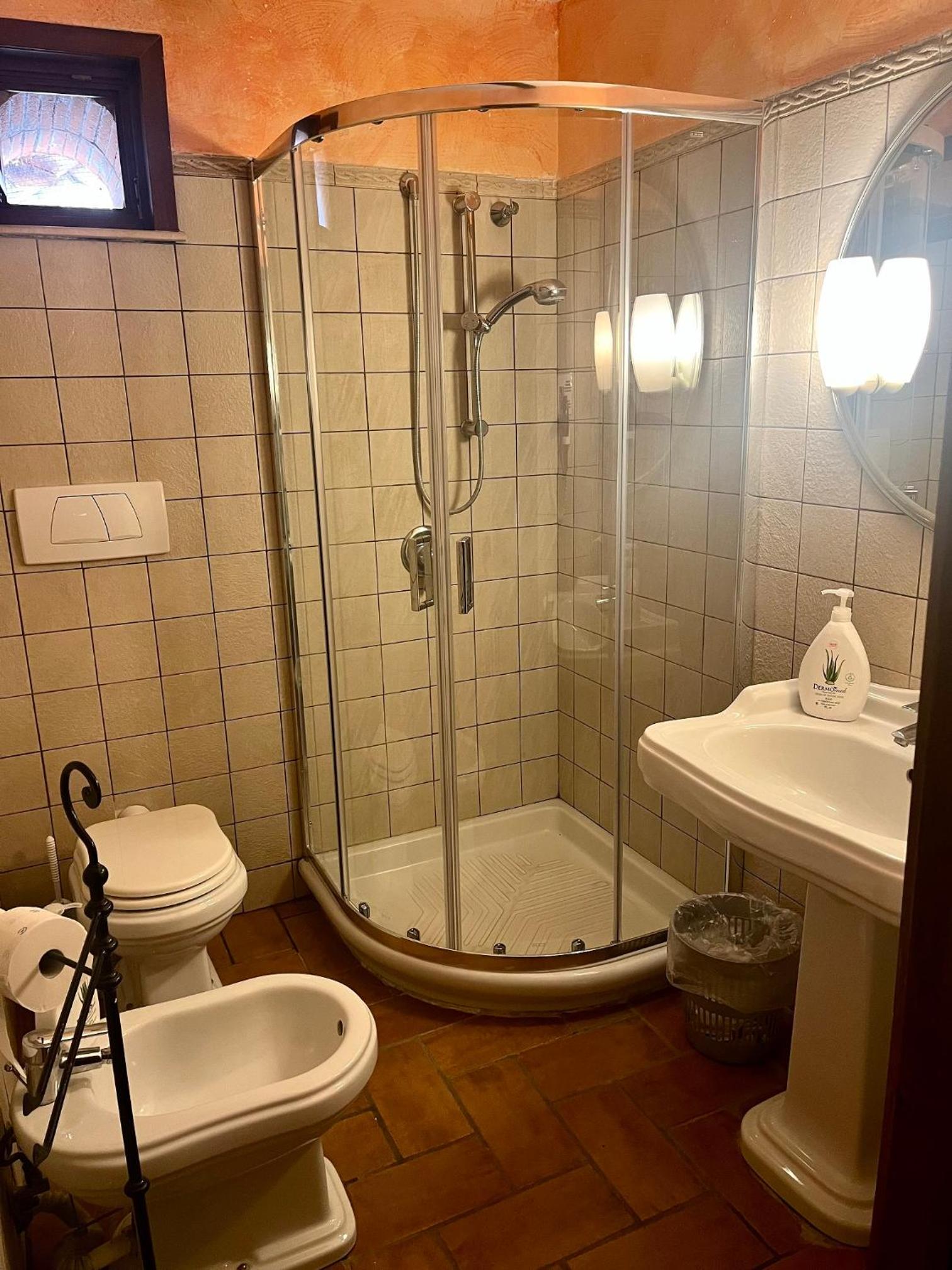 Suite with Lake View - Photo 5