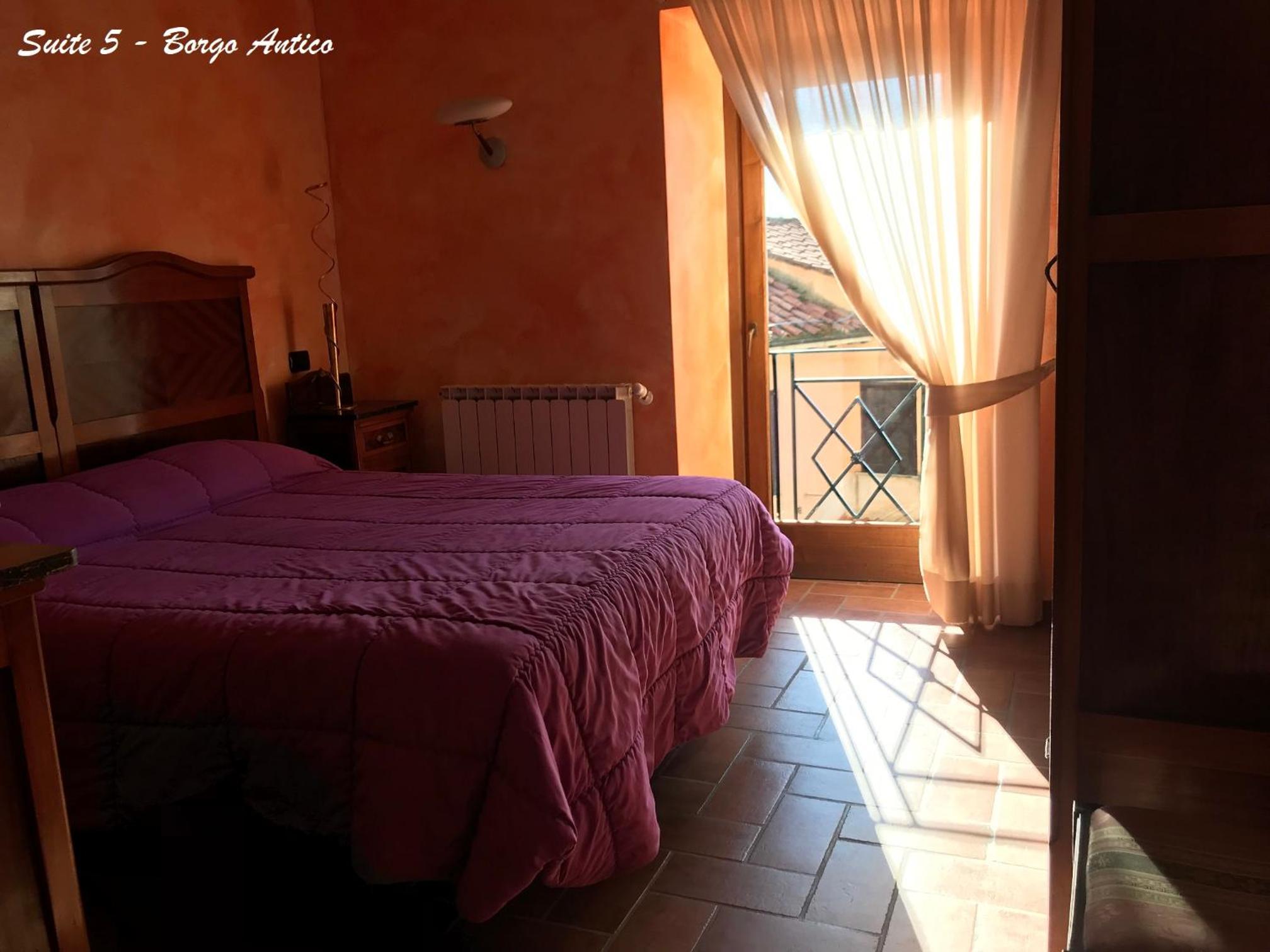 Suite with Lake View - Photo 1