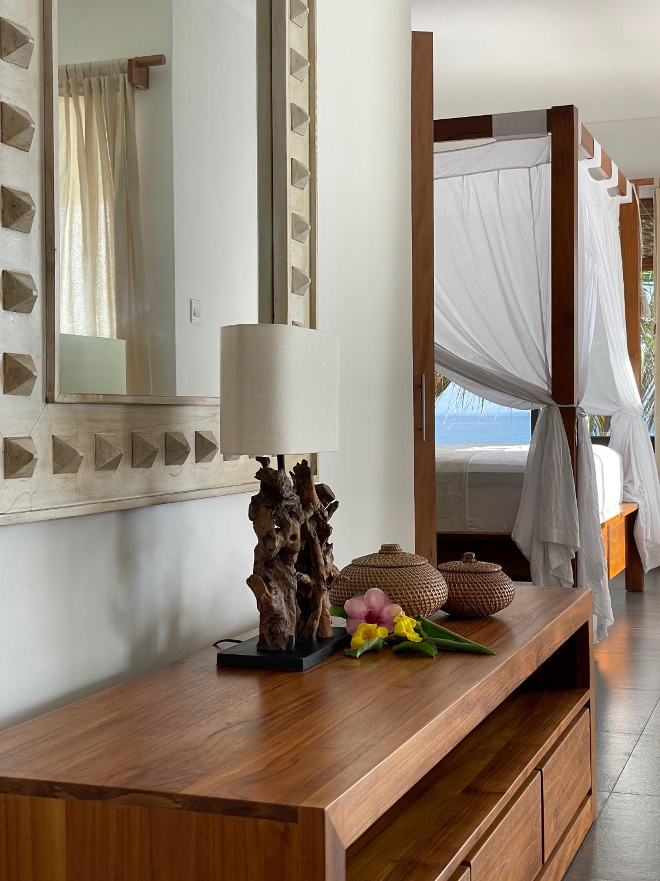 Upper floor Apartment with Ocean View