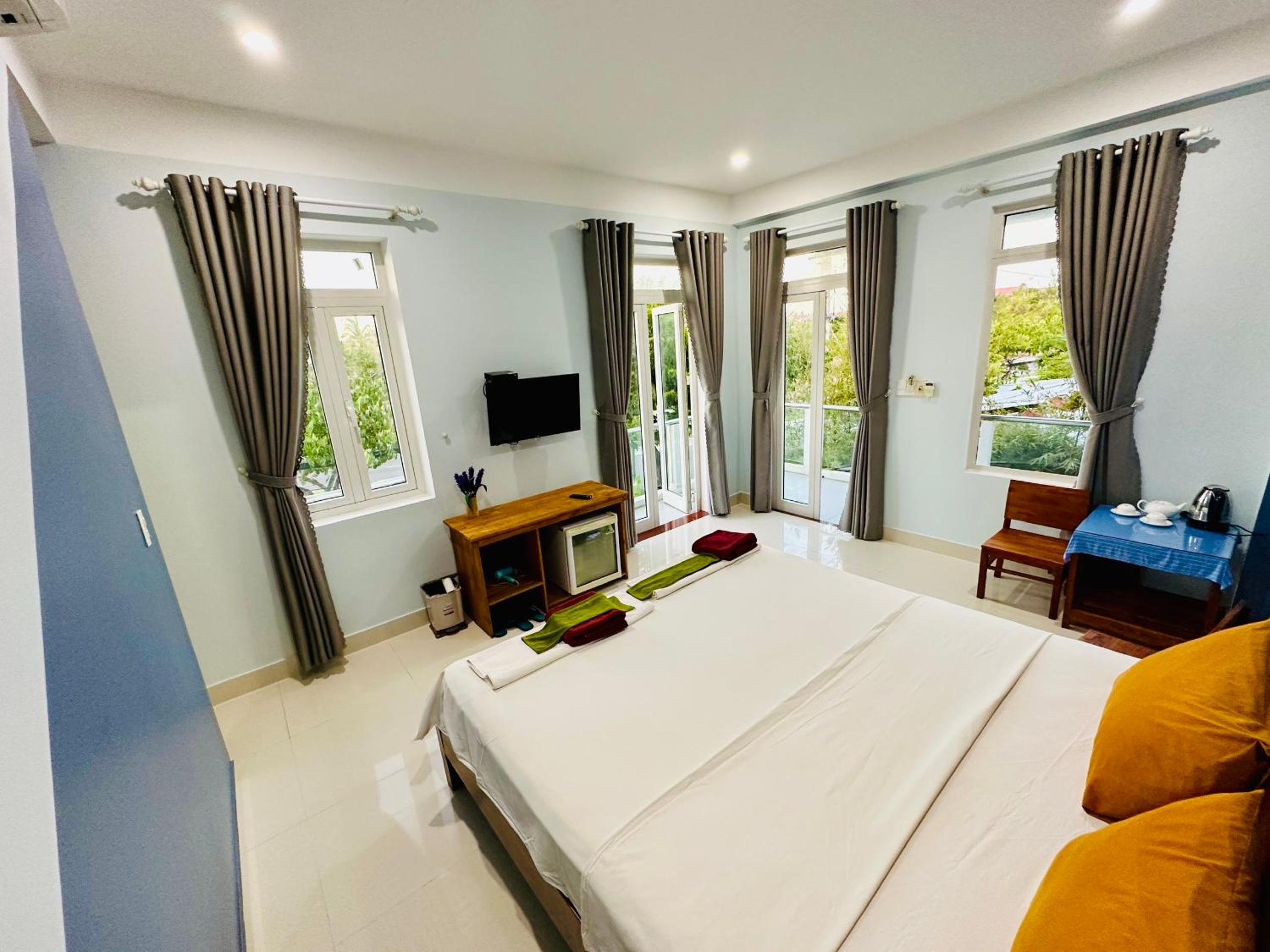 Queen Room with Balcony