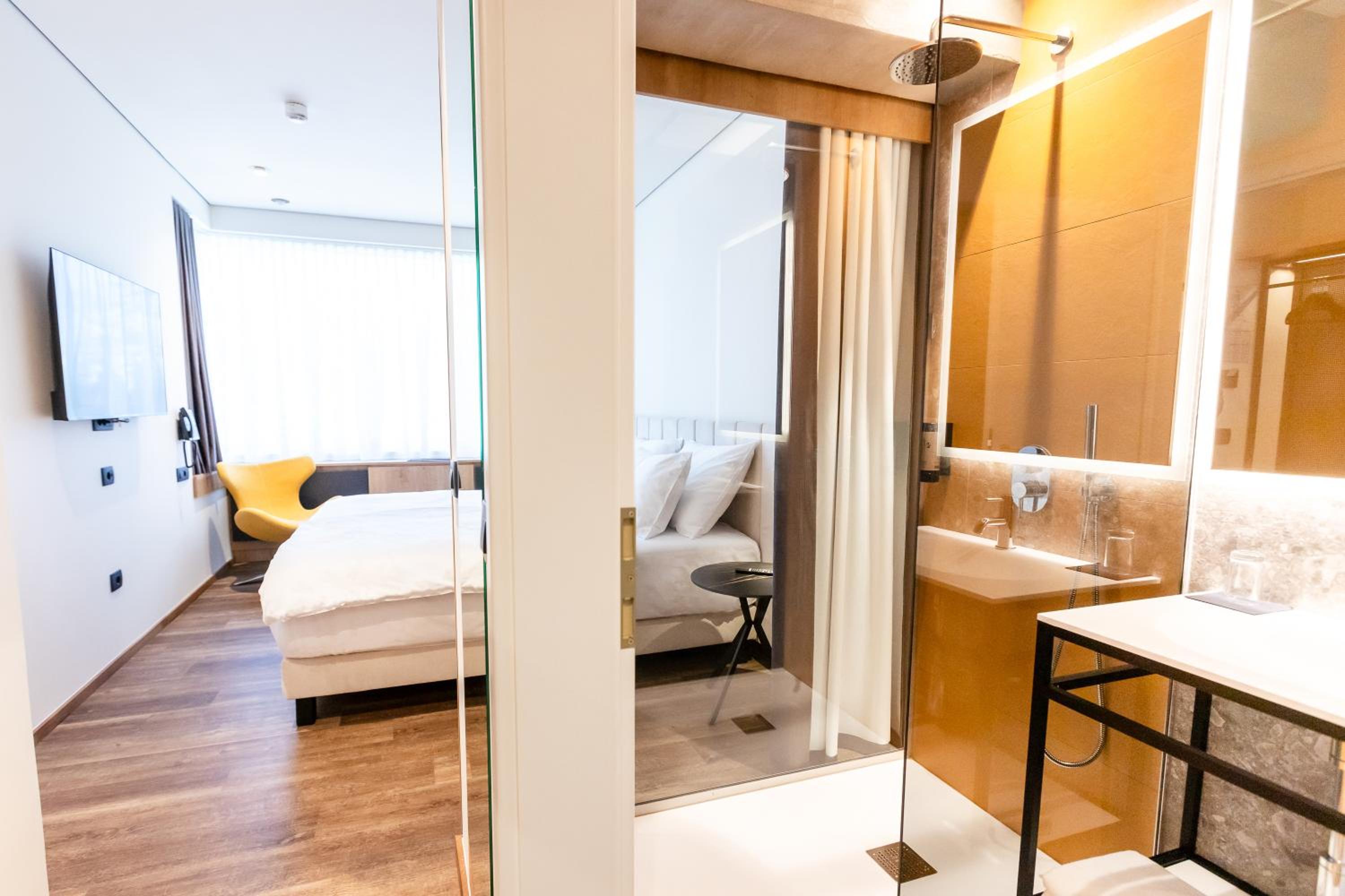 Double or Twin Room - Photo 1
