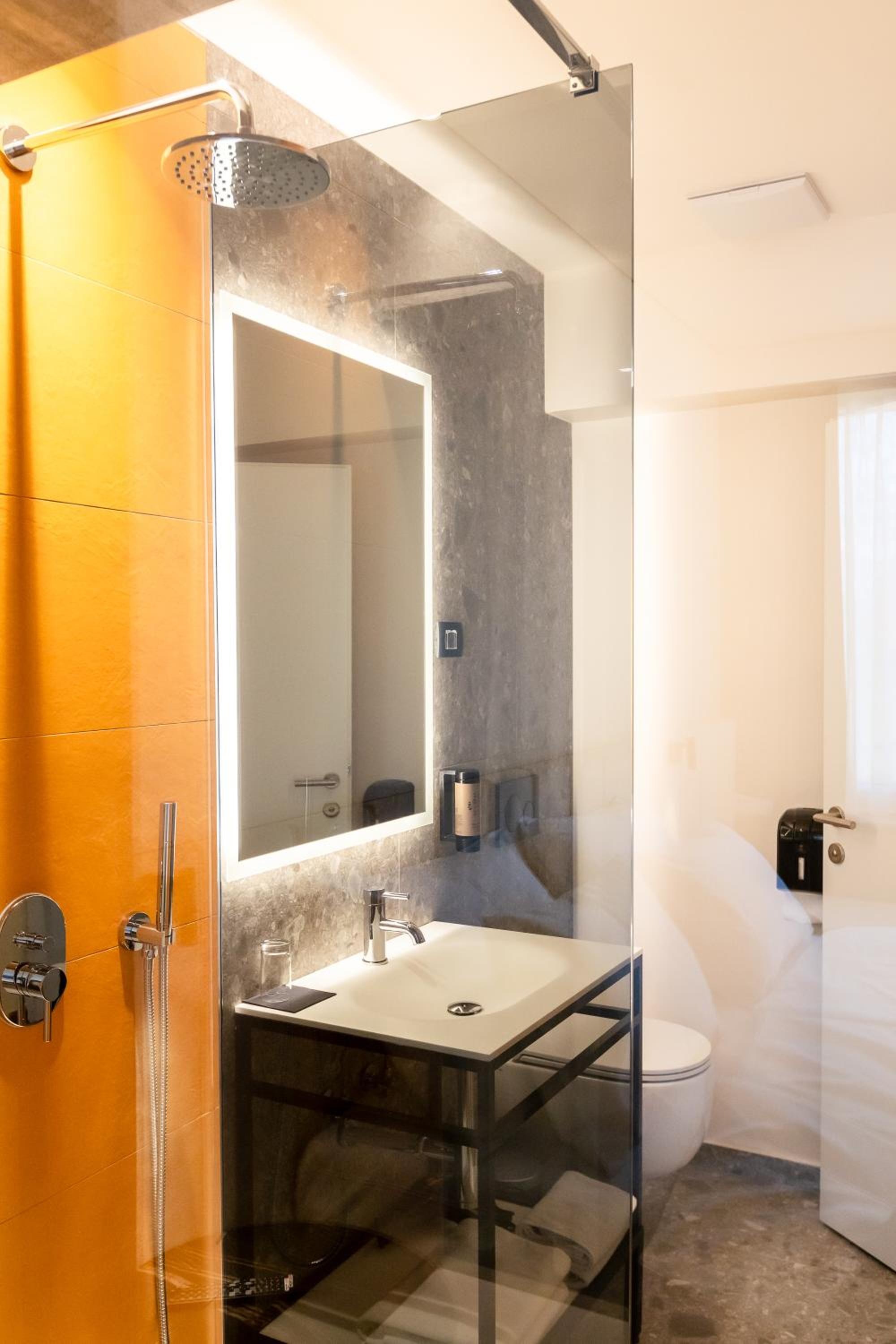 Double or Twin Room - Photo 2