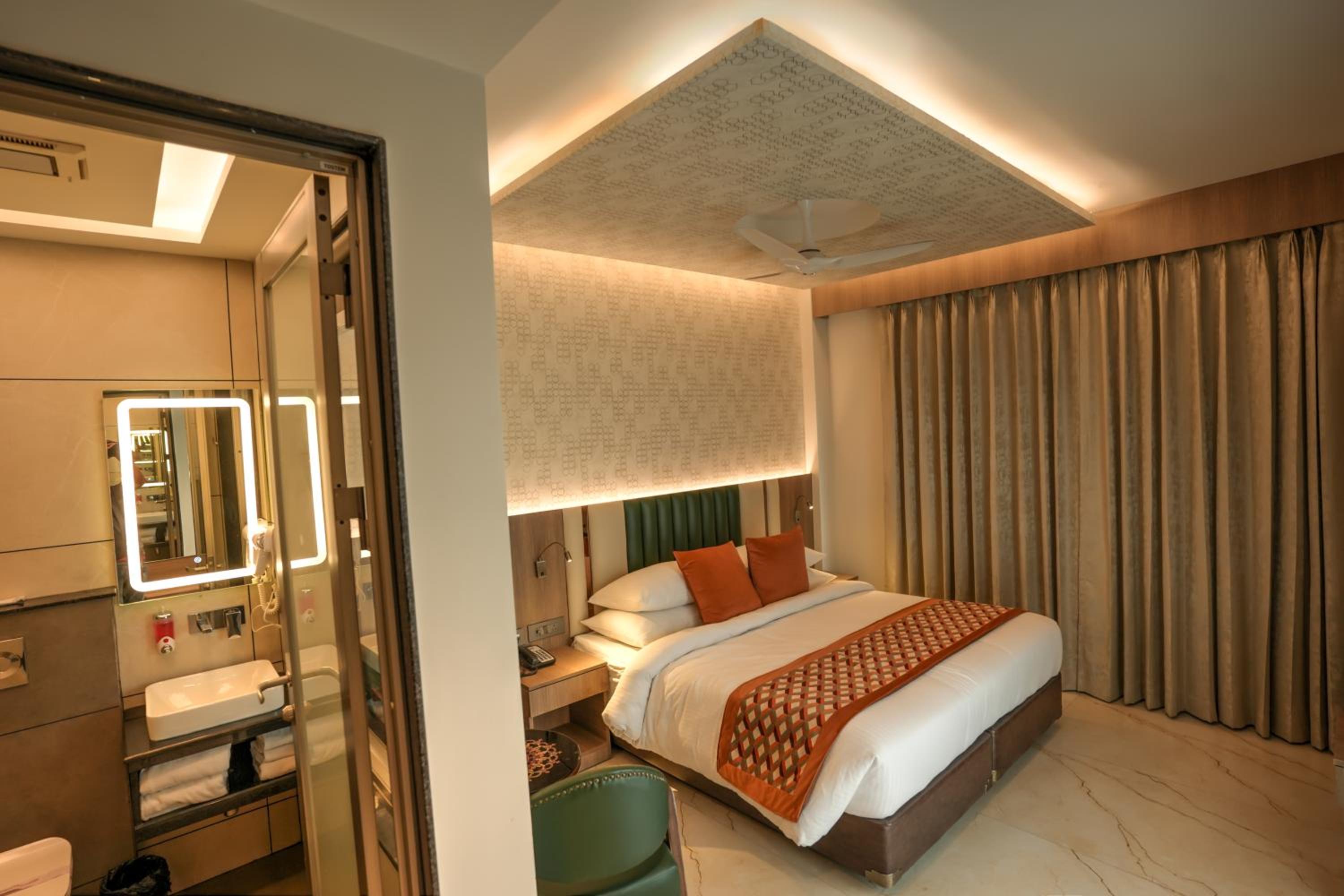 Standard Double or Twin Room - Photo 1