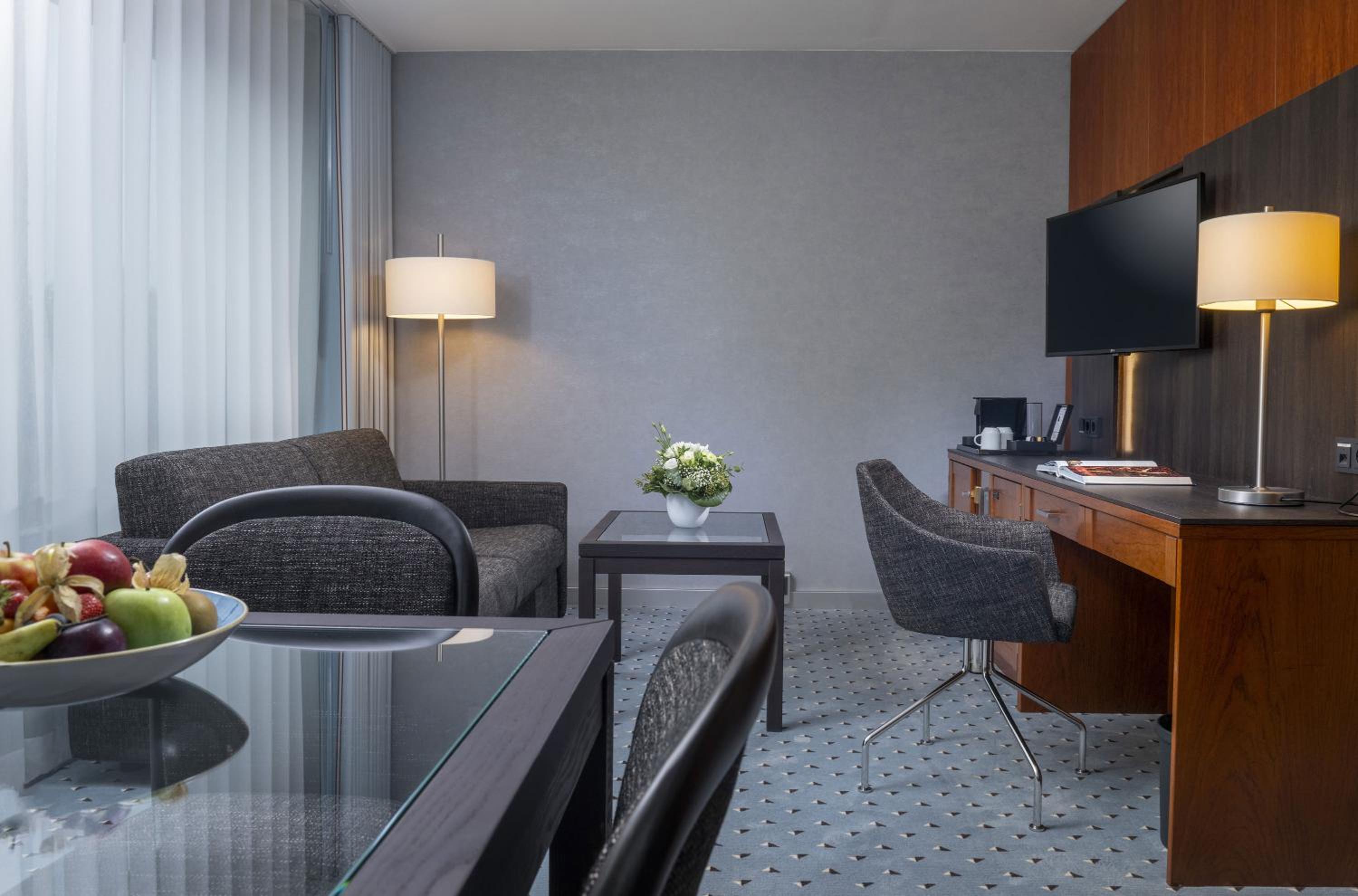 Suite - Photo 5