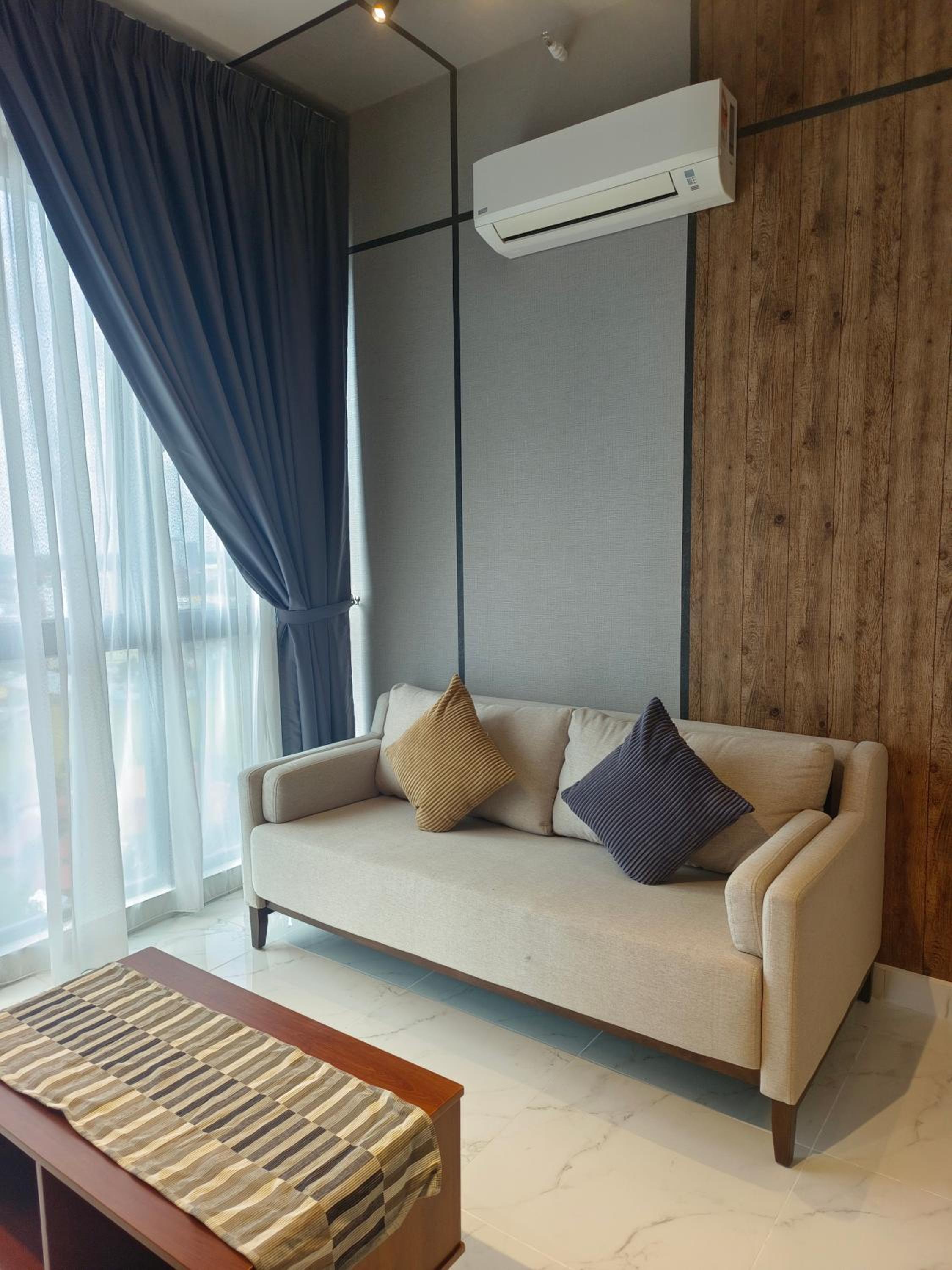 One-Bedroom Apartment - Photo 4