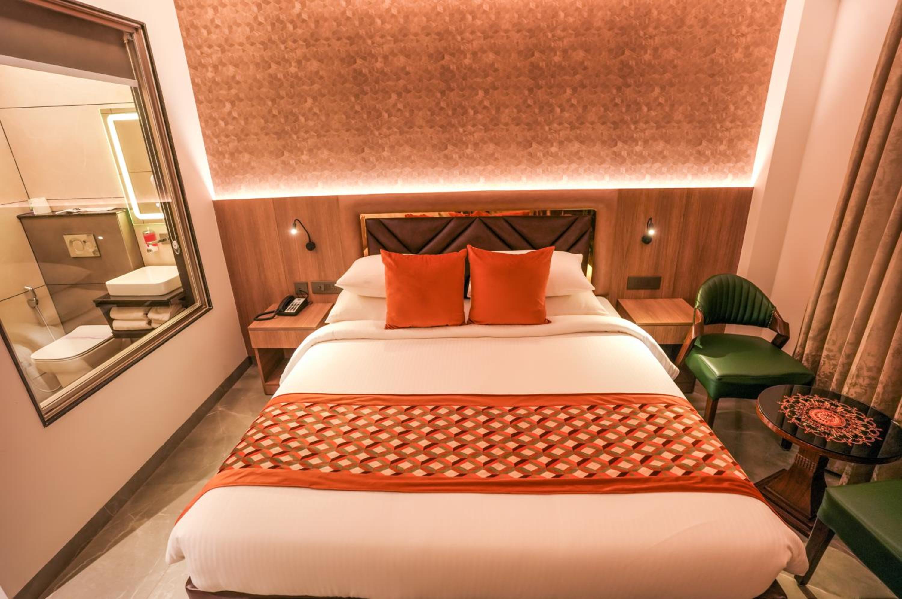 Standard Double or Twin Room - Photo 7