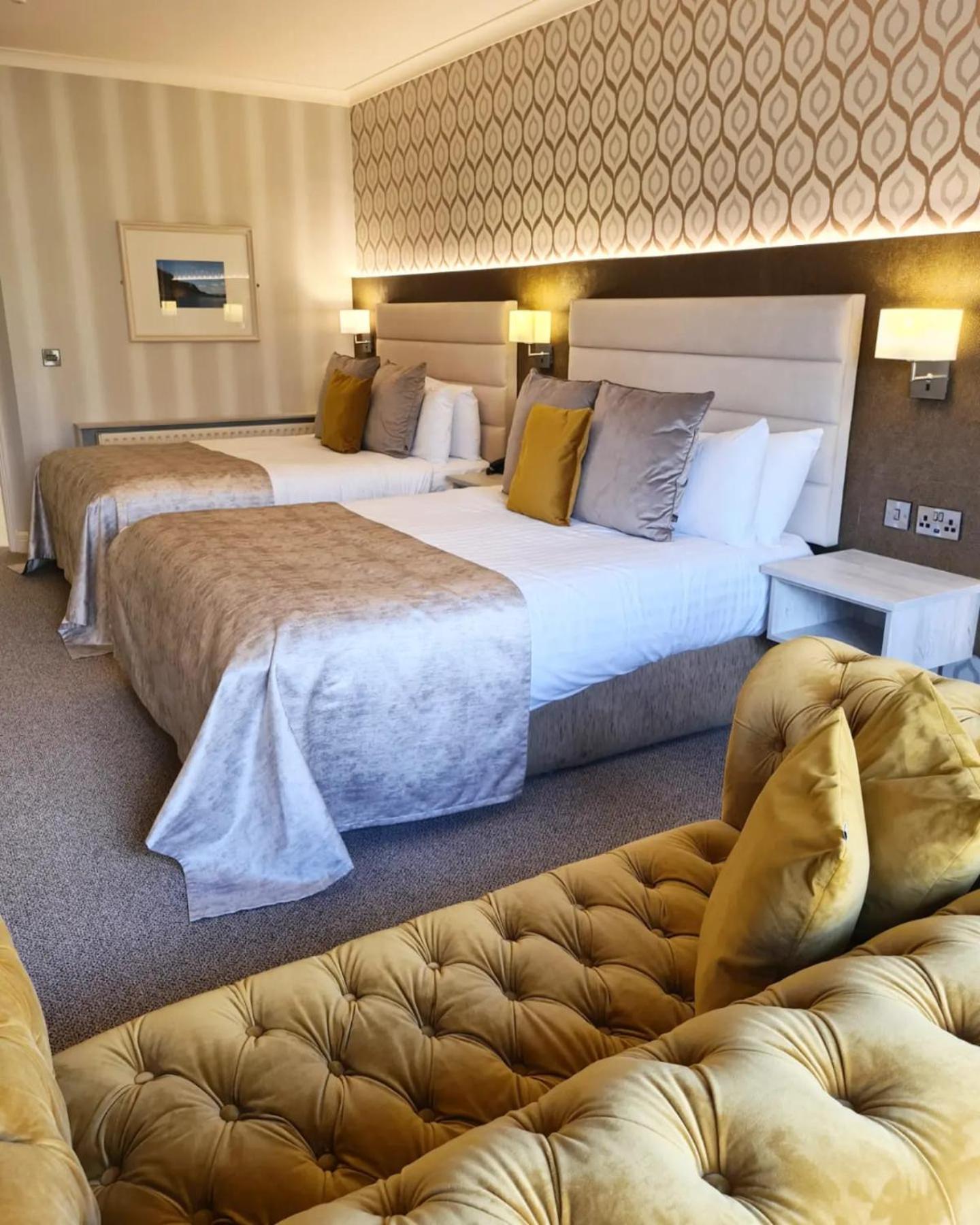 Large Double or Twin Room - Photo 2