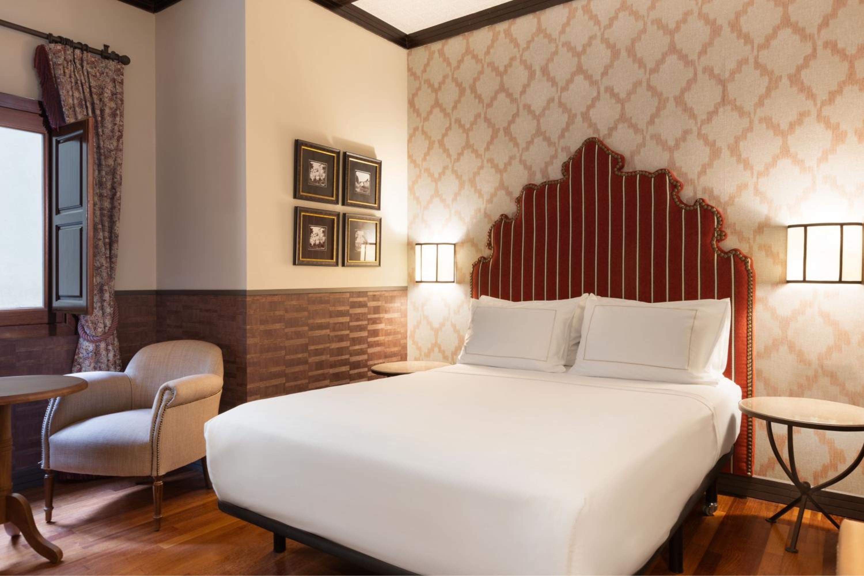 Standard Accesible Queen, Guest Room, 1 Queen