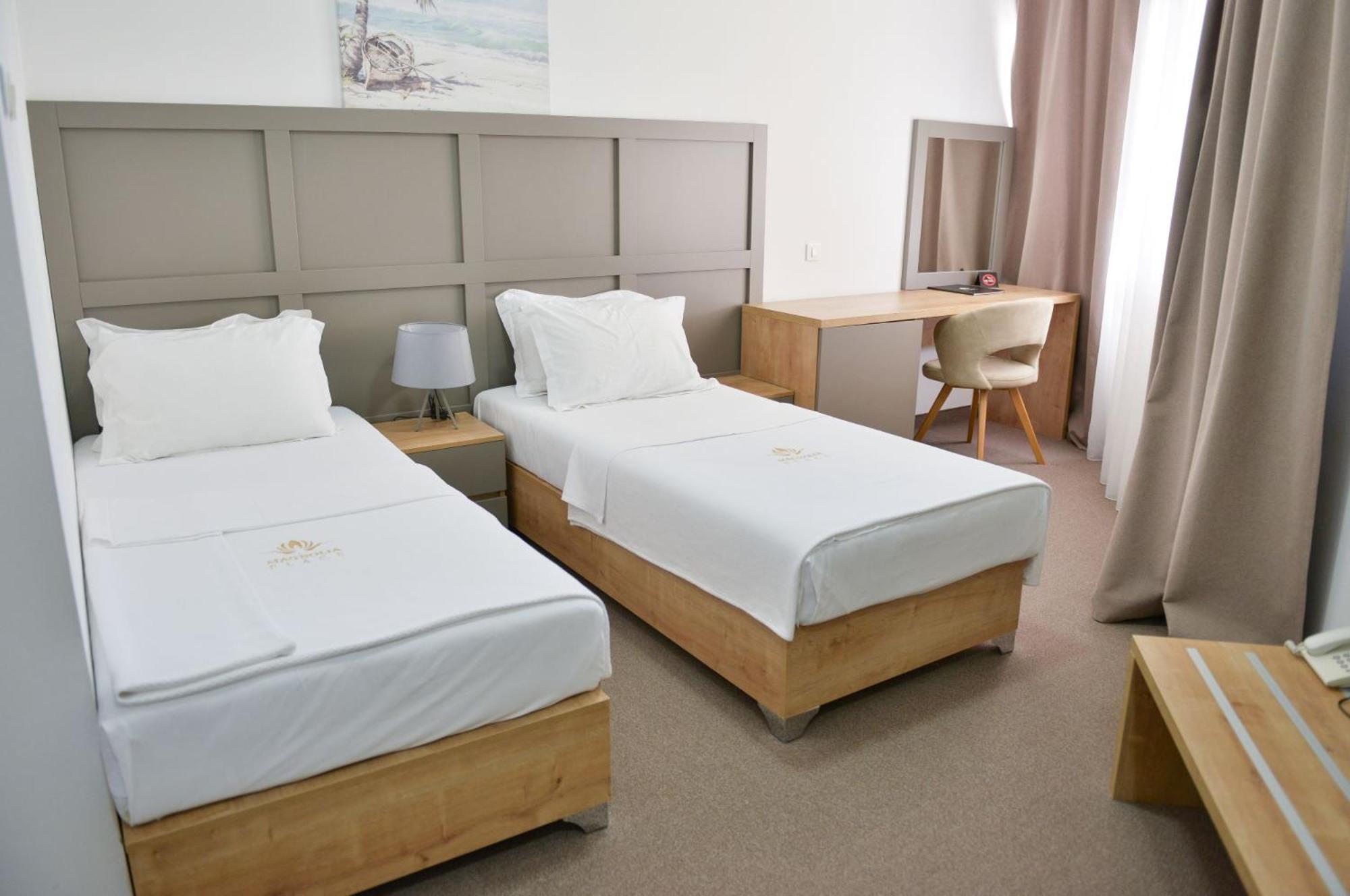 Double or Twin Room photo 2