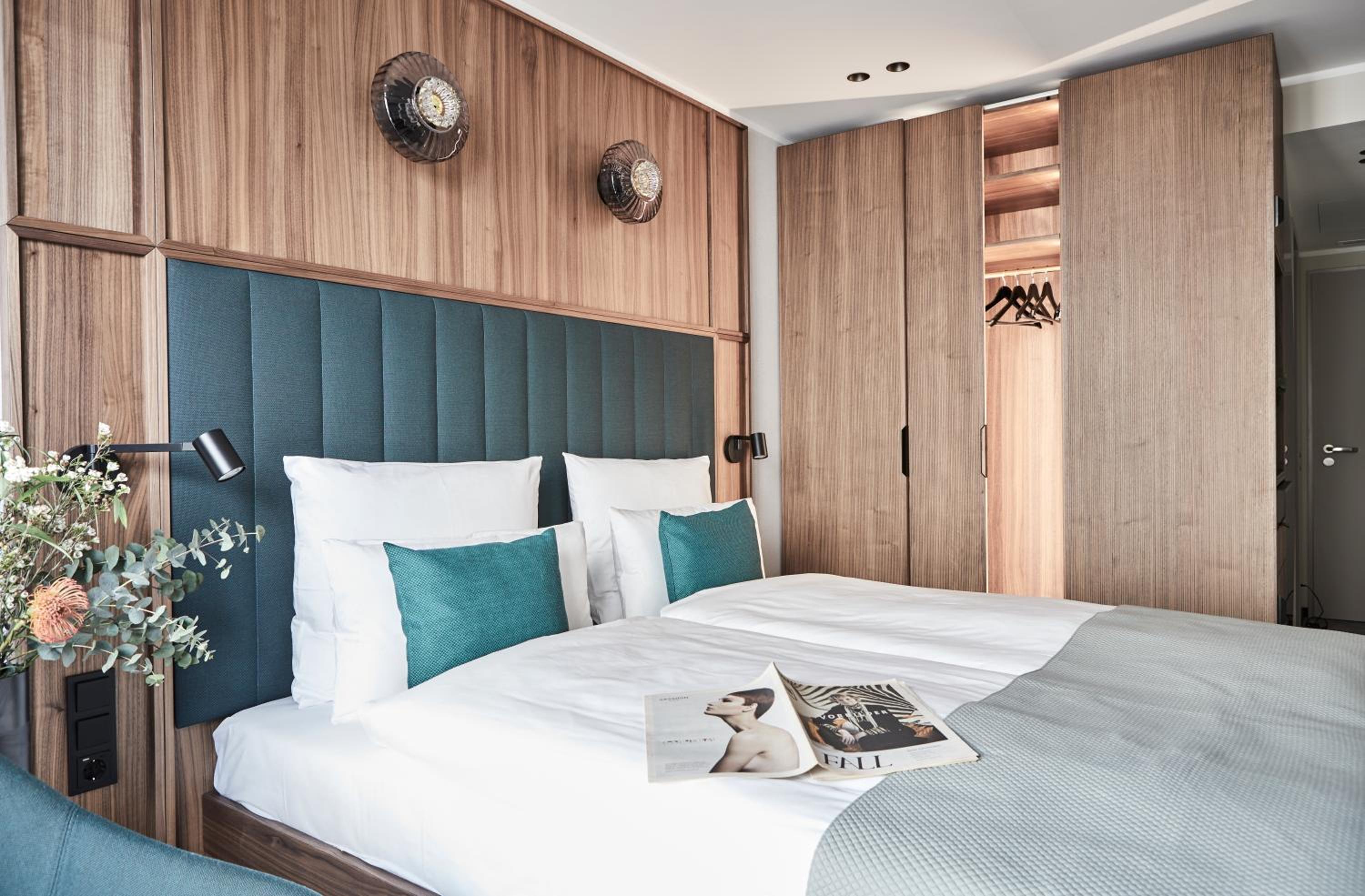 Deluxe Double Room mit seitlichem Meerblick, Balkon