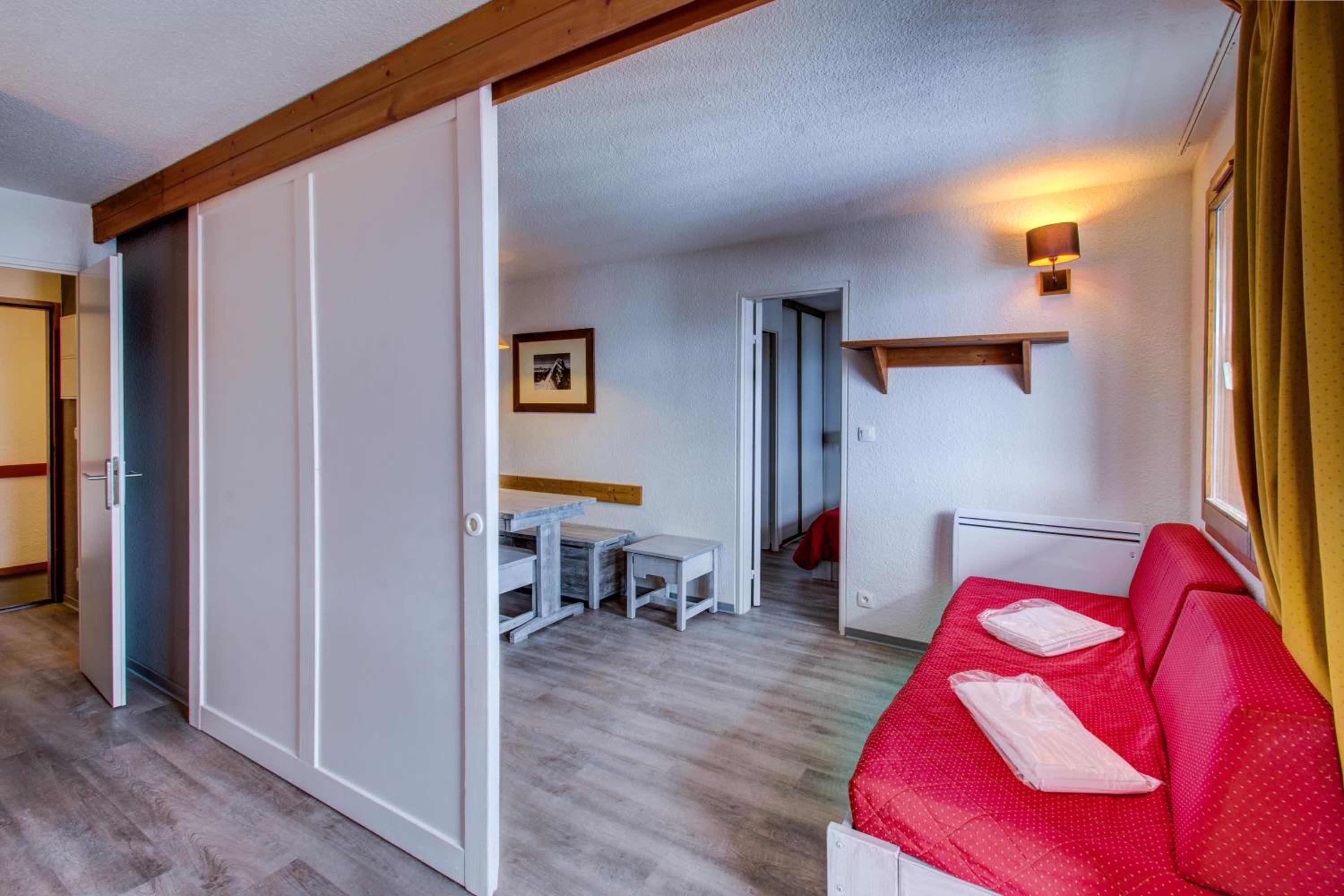 One-Bedroom Apartment - Photo 11