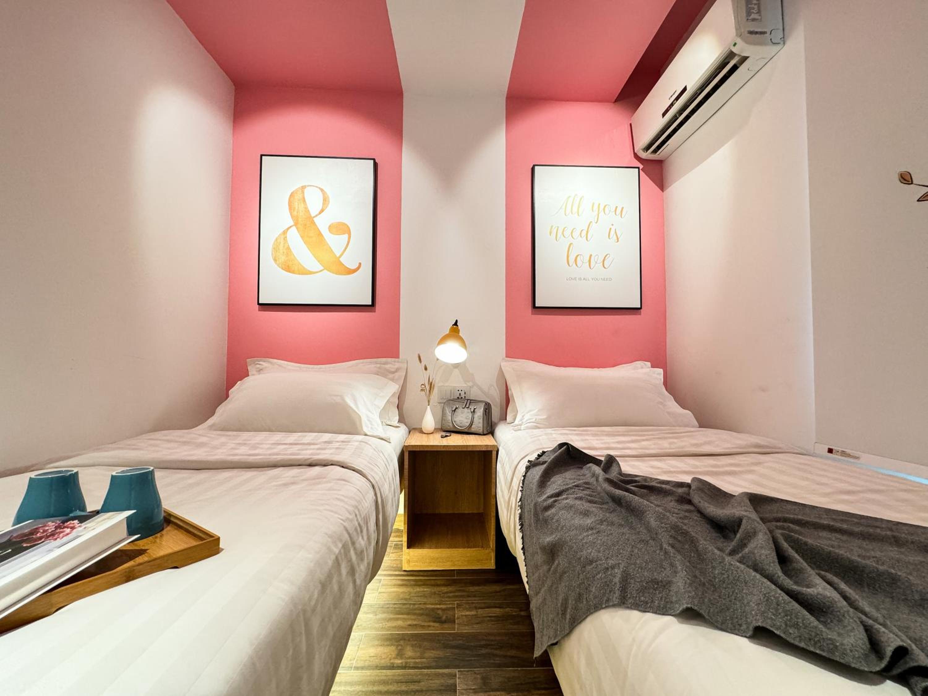 Modern Twin Room photo 2