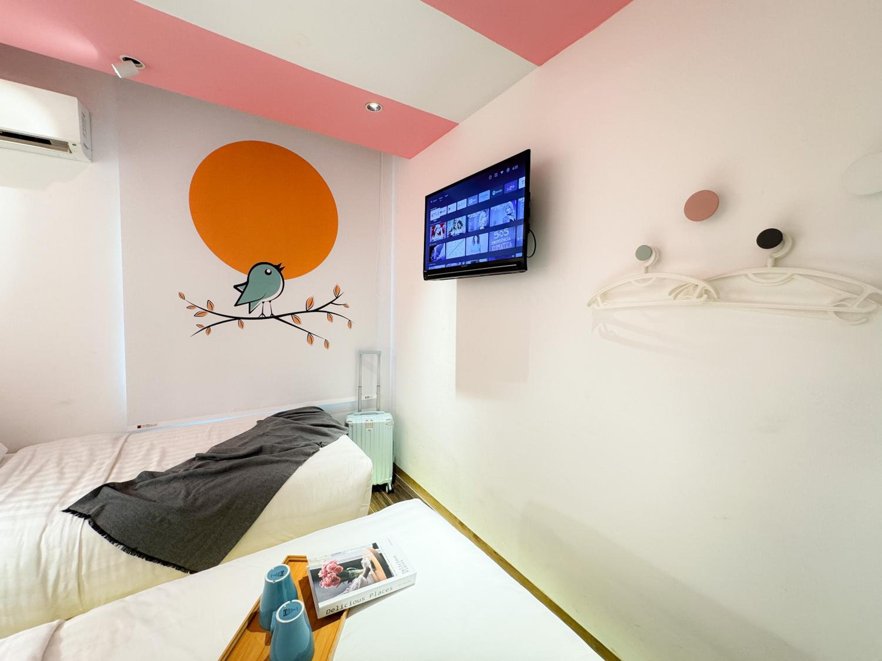 Modern Twin Room photo 3