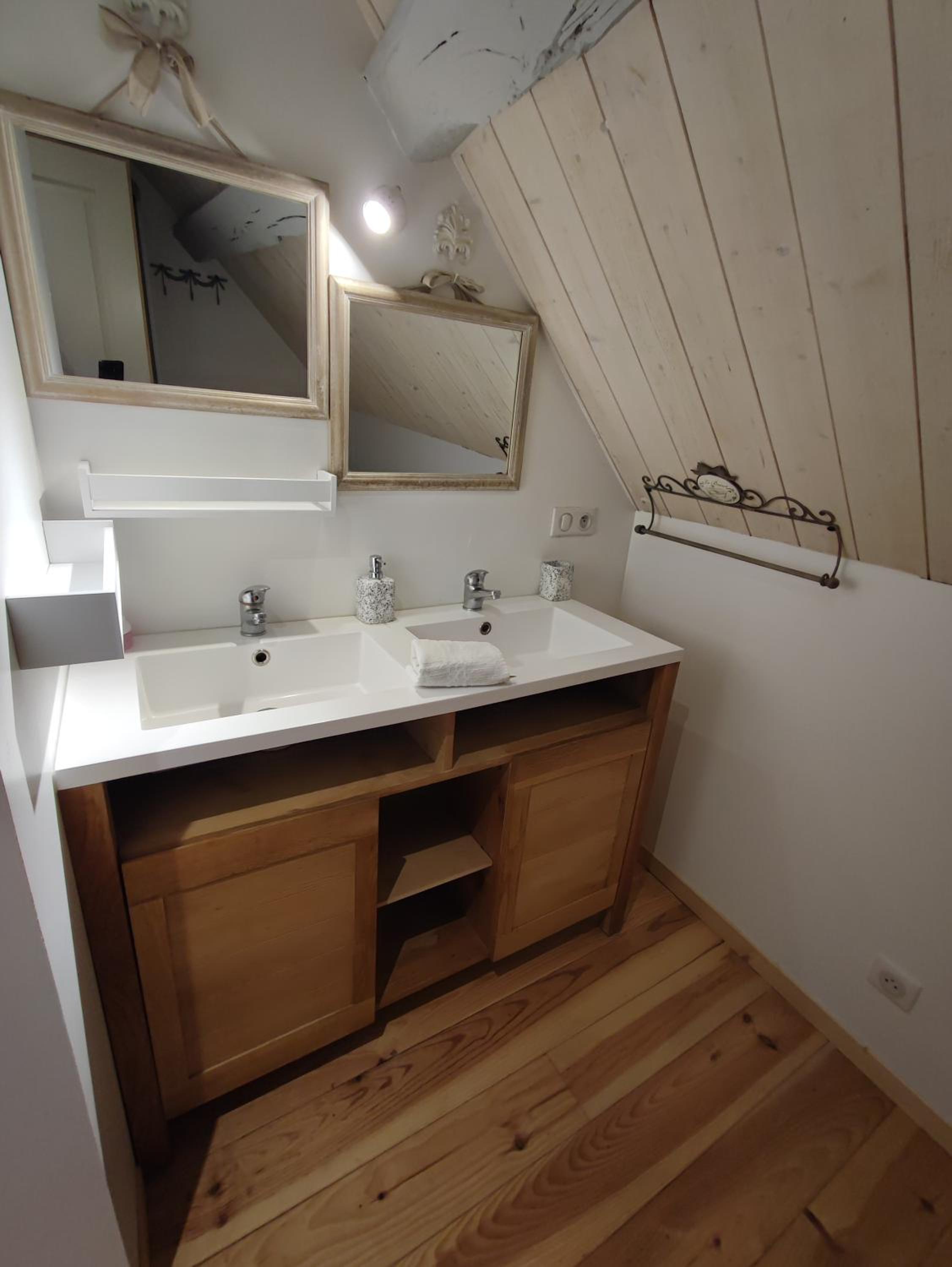 Quadruple Room - Photo 8