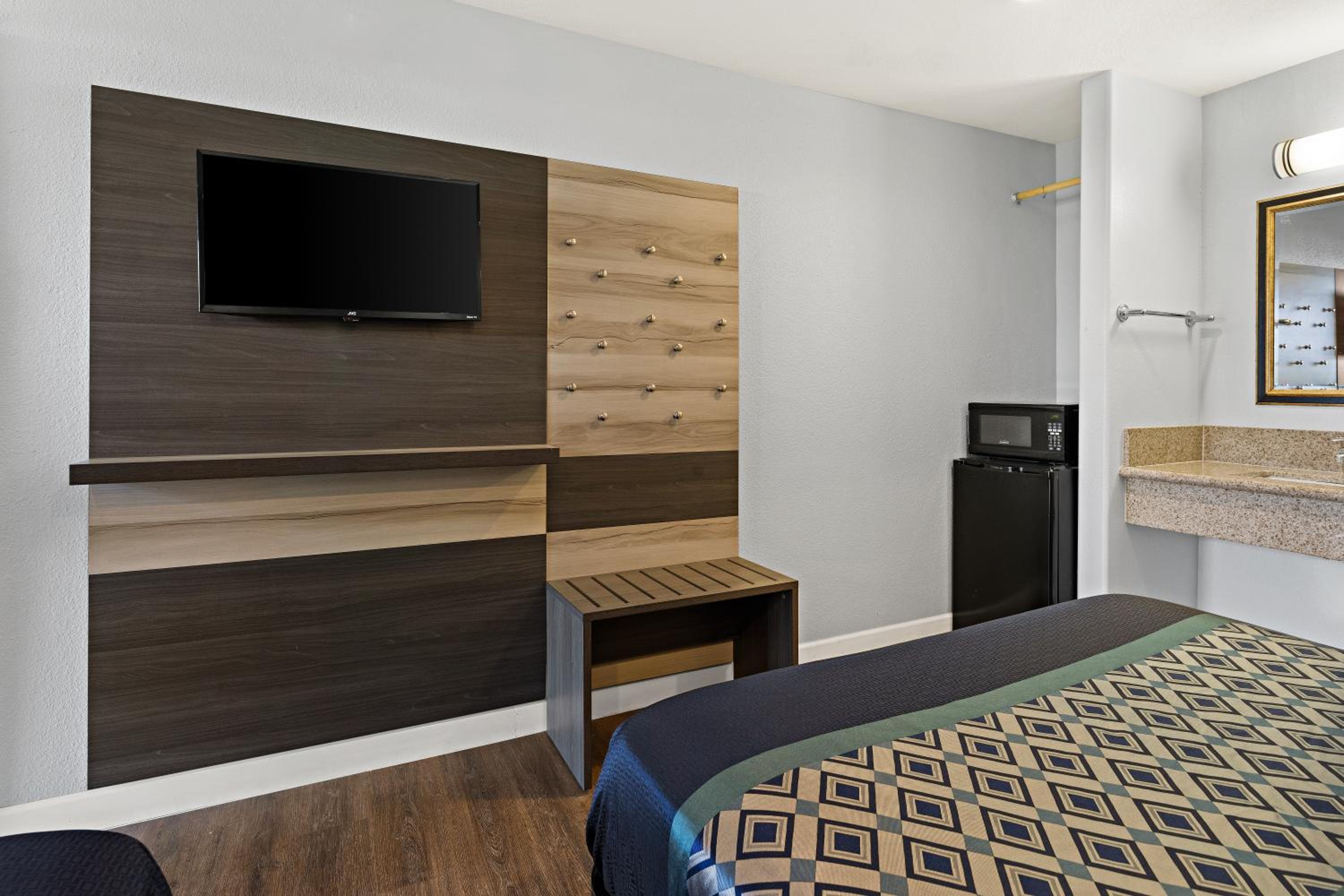 Double Room with Two Double Beds - Photo 6