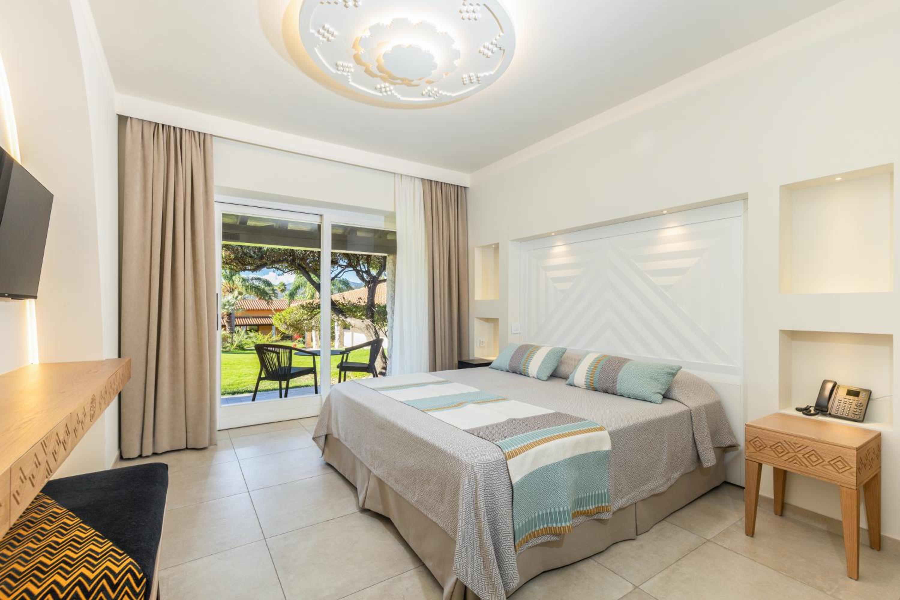 Double or Twin Room with Garden View photo 1