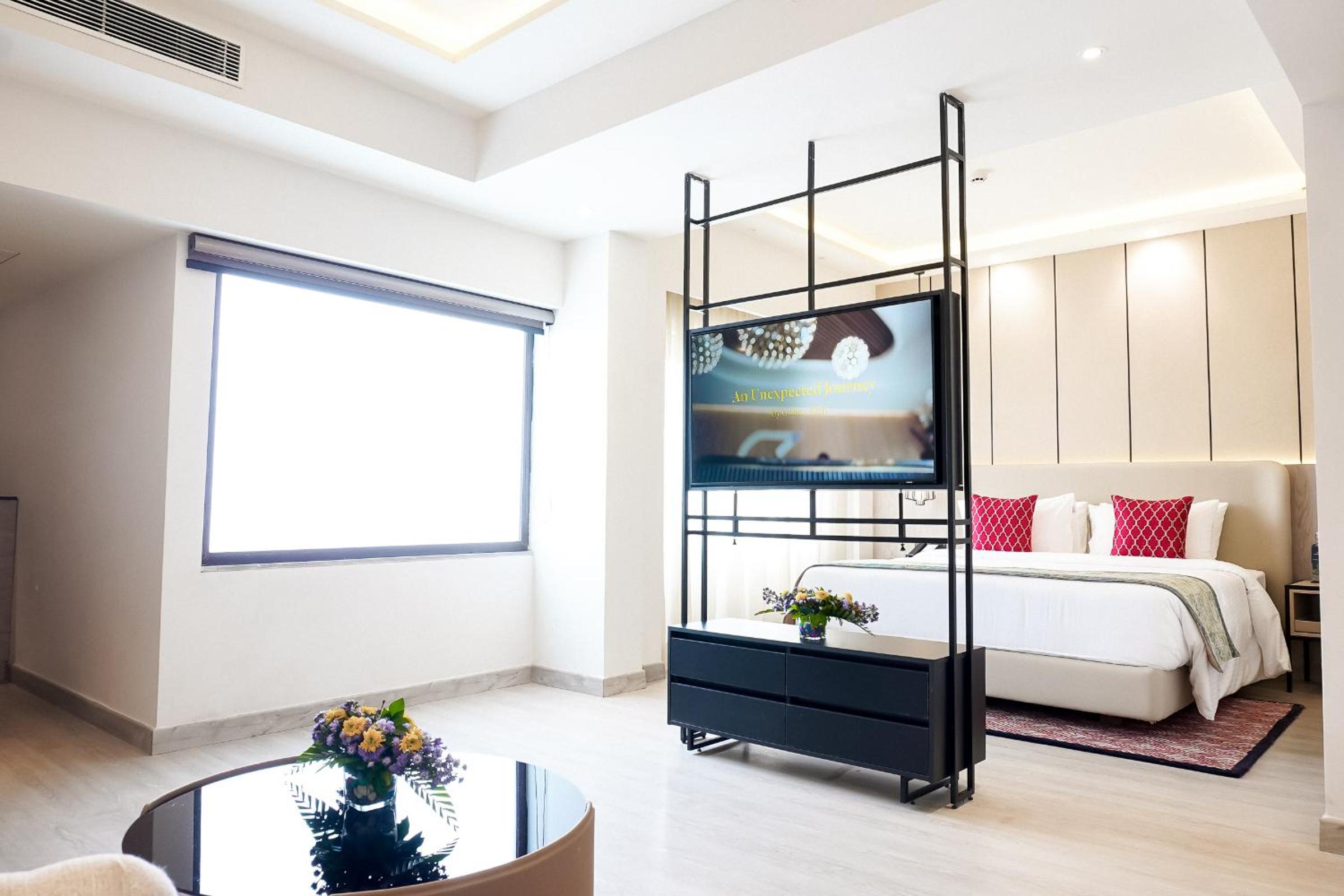 Junior Suite With 15% Discount On Food, Beverages And Laundry - Photo 2