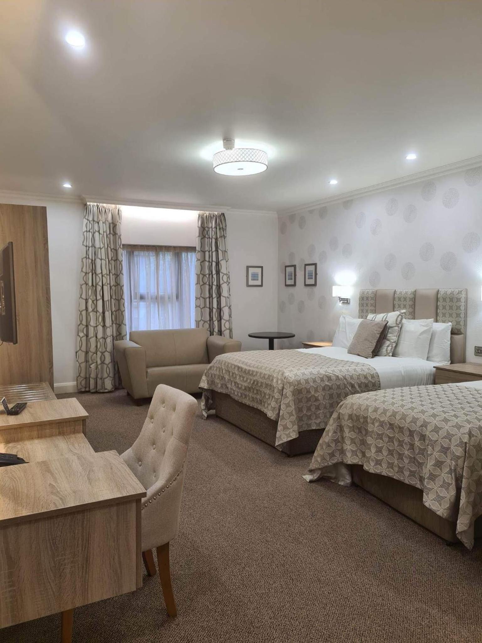 Twin Room - Photo 3