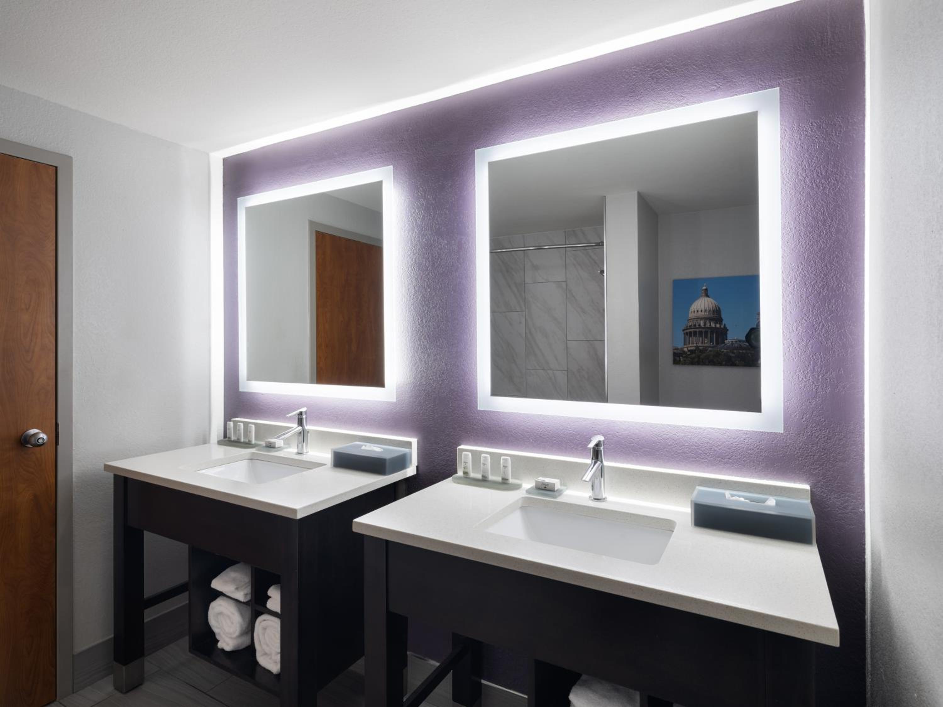 Deluxe King Studio Suite - Non-Smoking - Photo 3