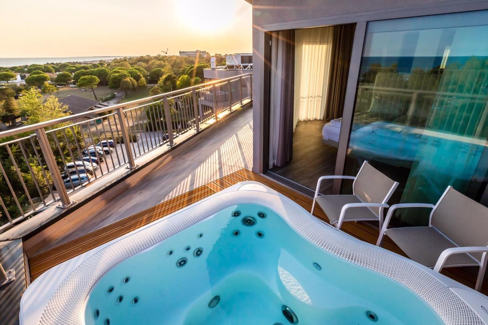 Suite with Spa Bath