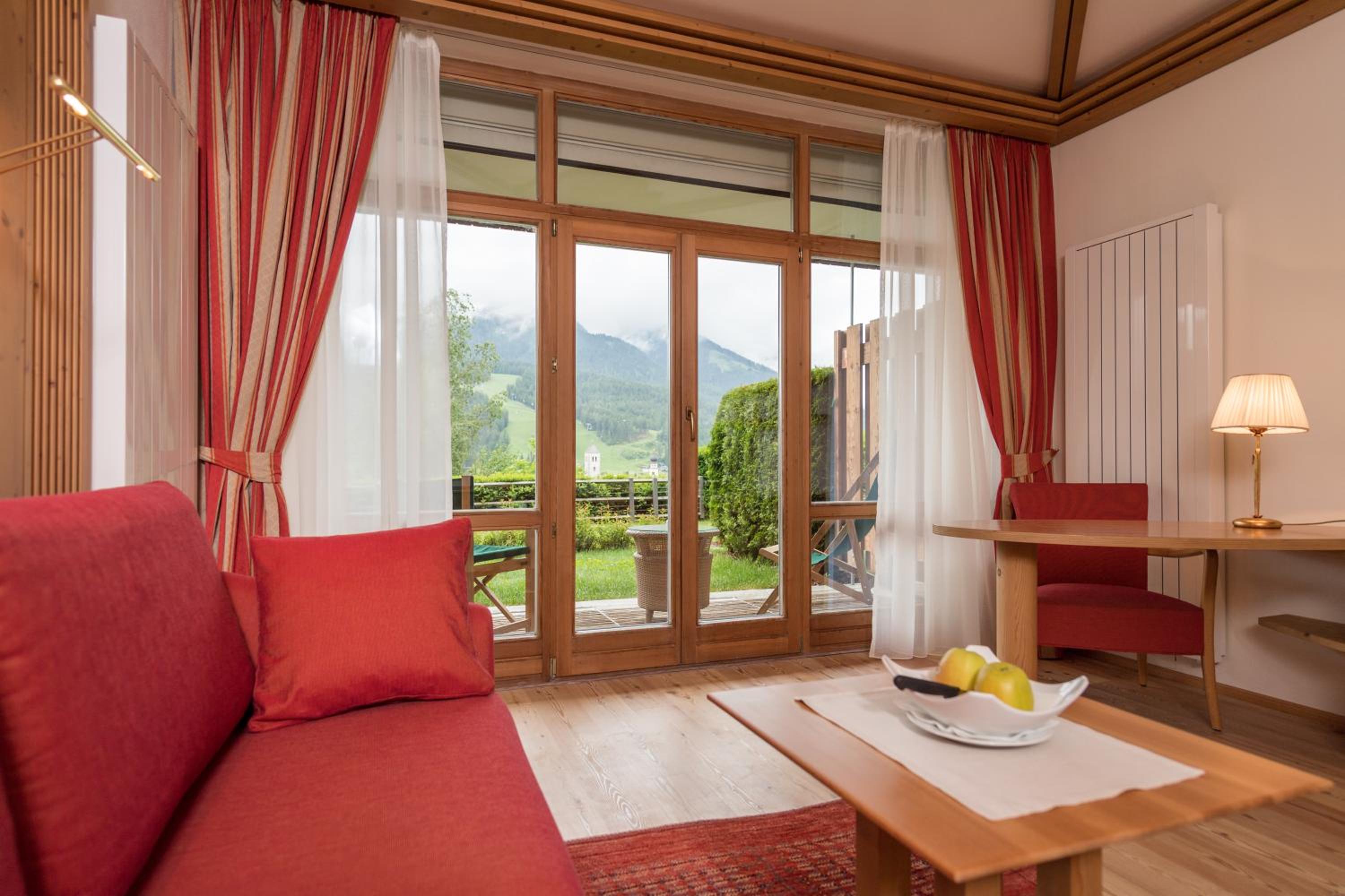 Suite with Mountain View - Photo 2