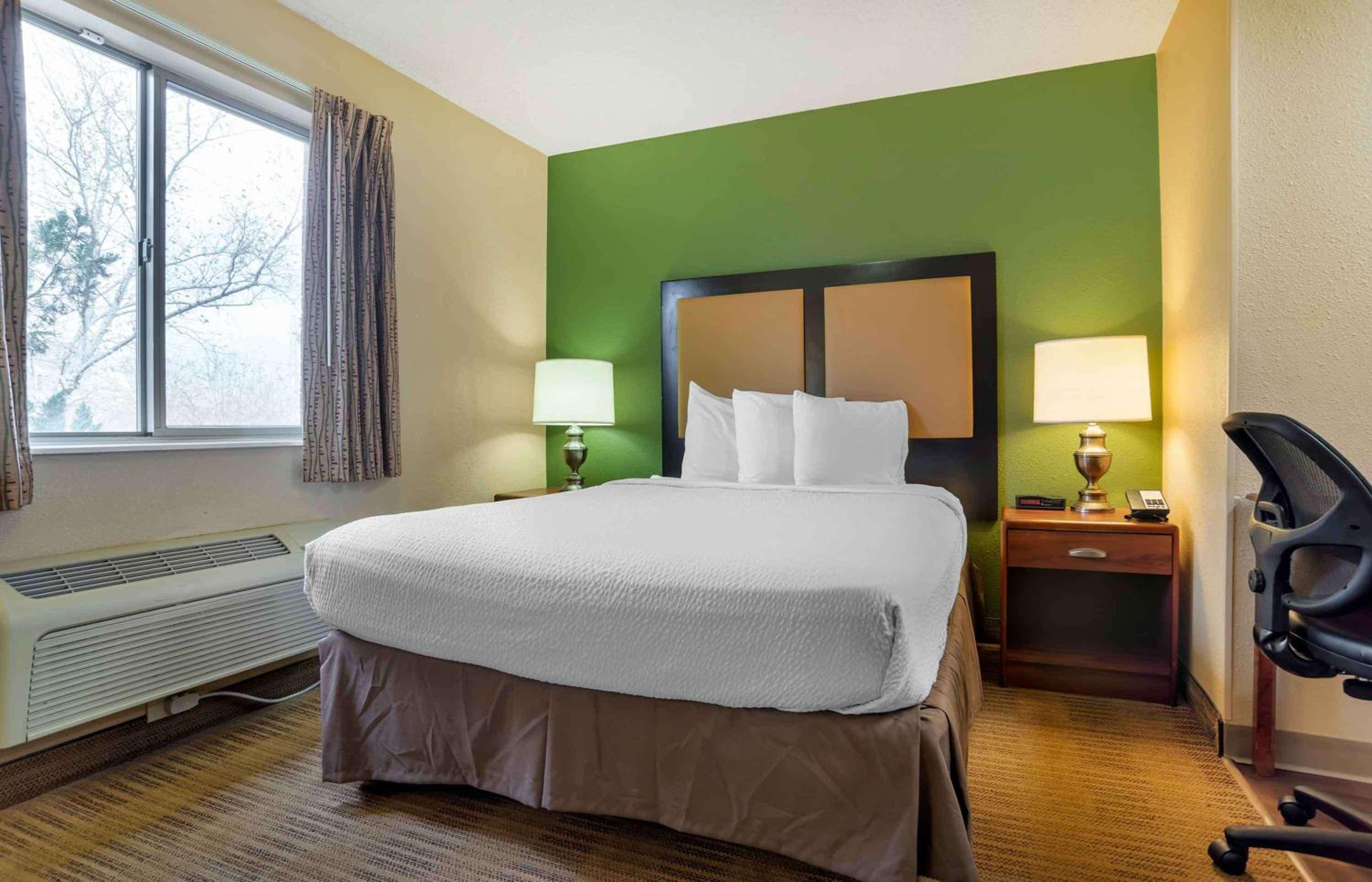 1 Queen Bed | Suite, Non-Smoking, Kitchen