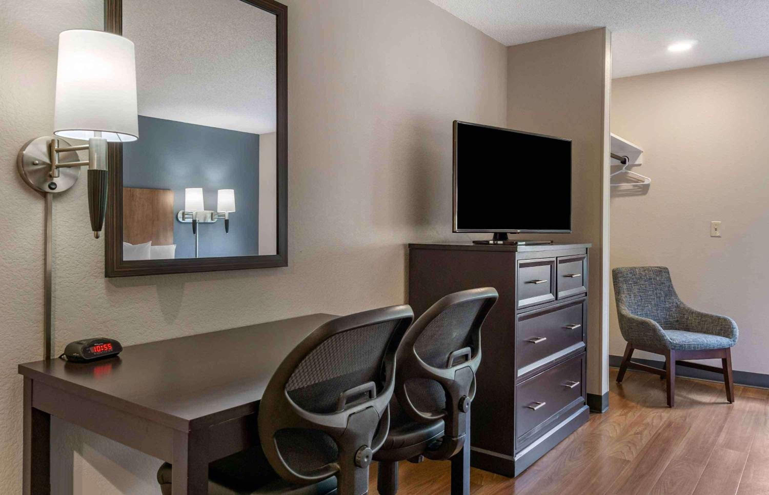 Studio with 2 Double Beds - Non-Smoking - Photo 13