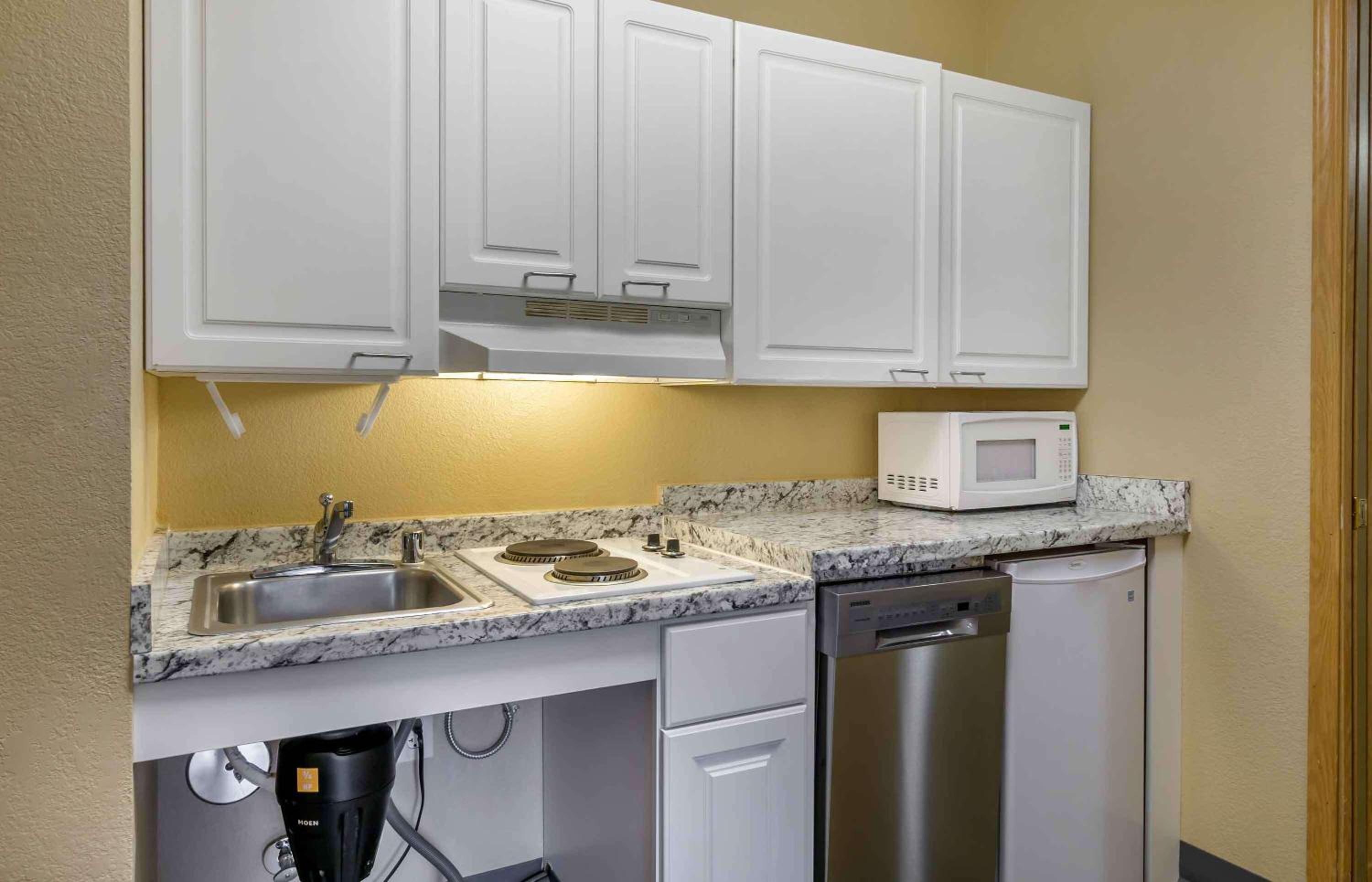 Deluxe Studio - Non-Smoking - Disability Access - Photo 2