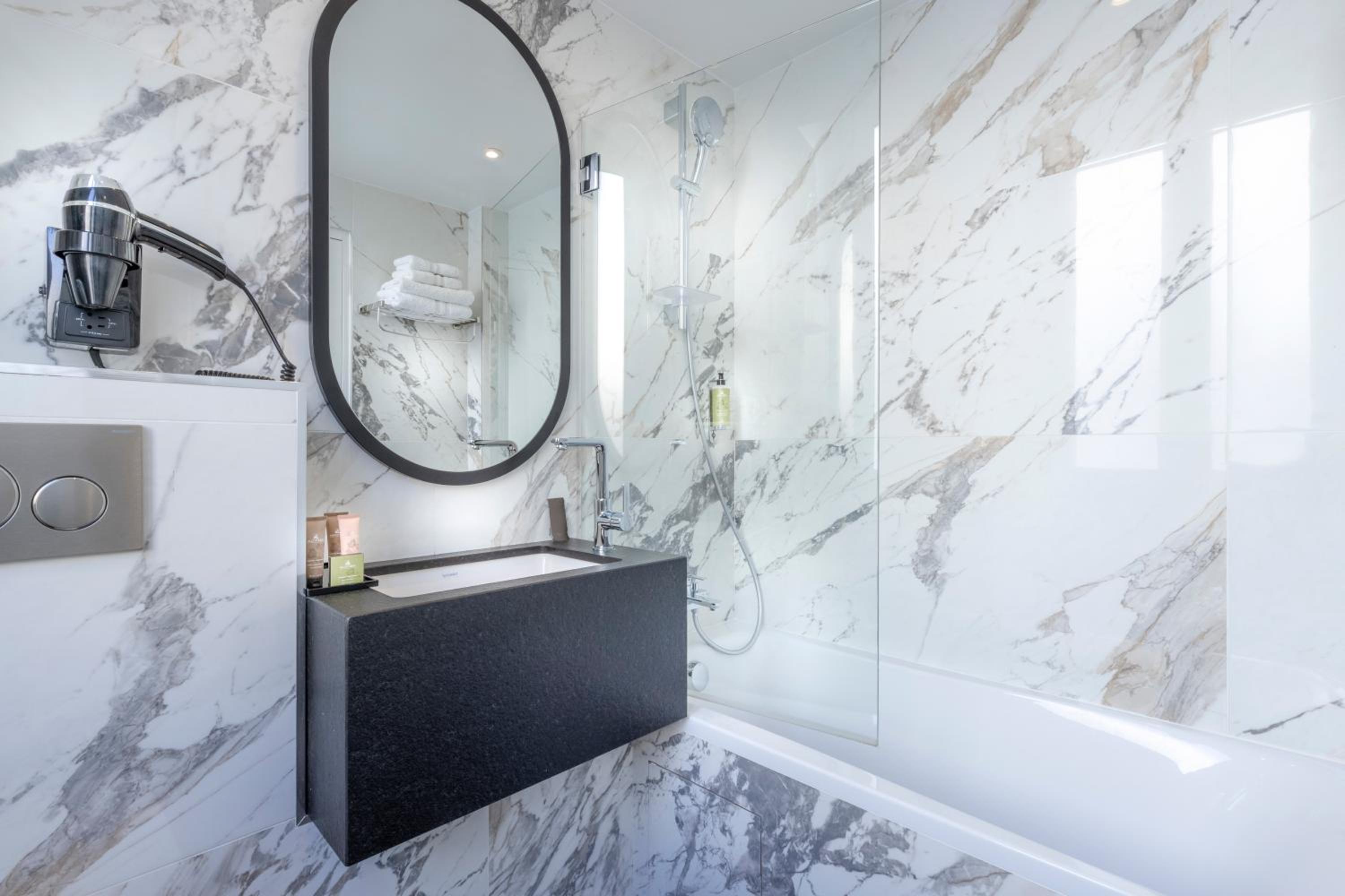 Superior Room with Bath photo 3